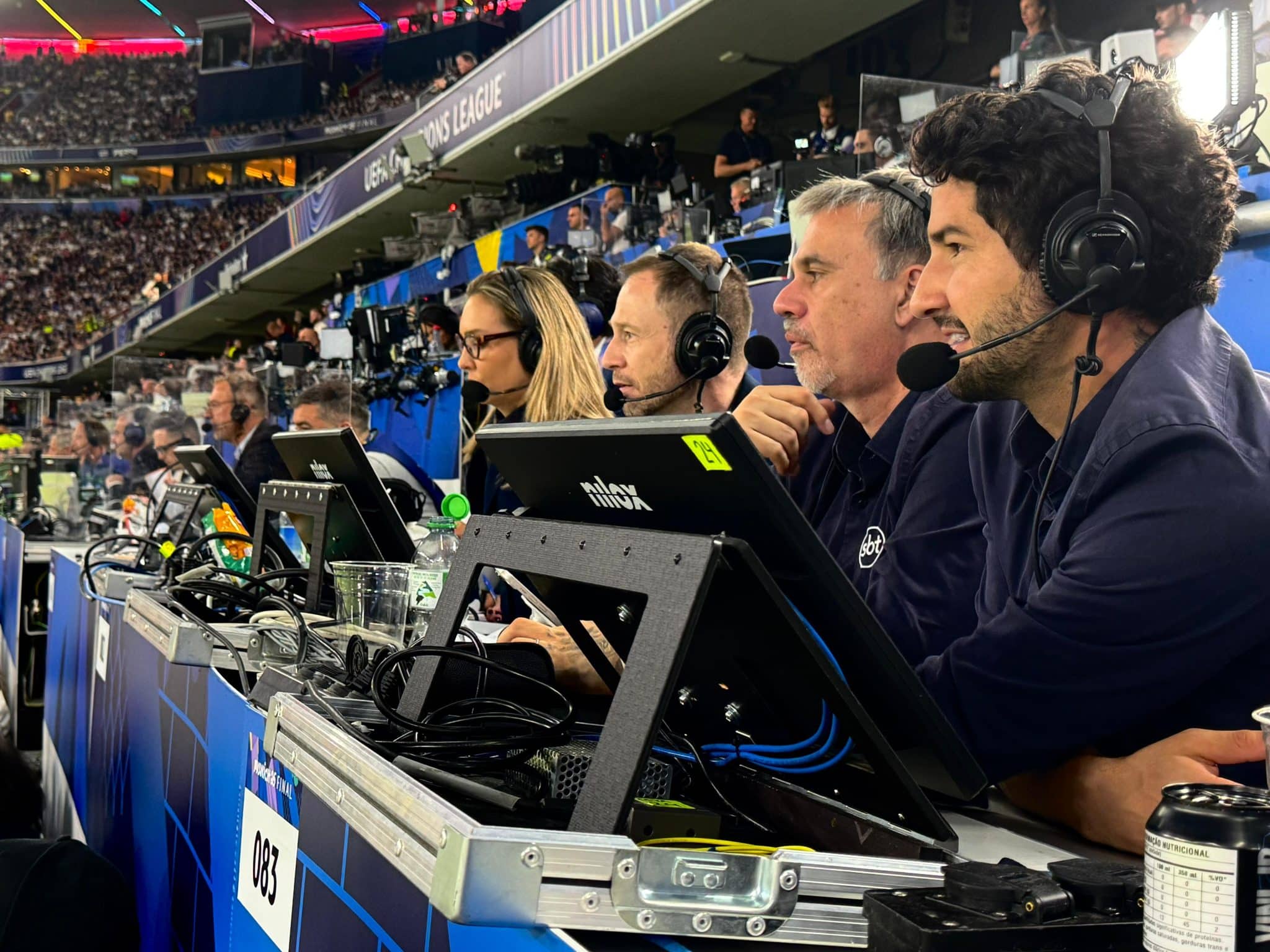 Equipe de transmiss&atilde;o do SBT na final da Champions League