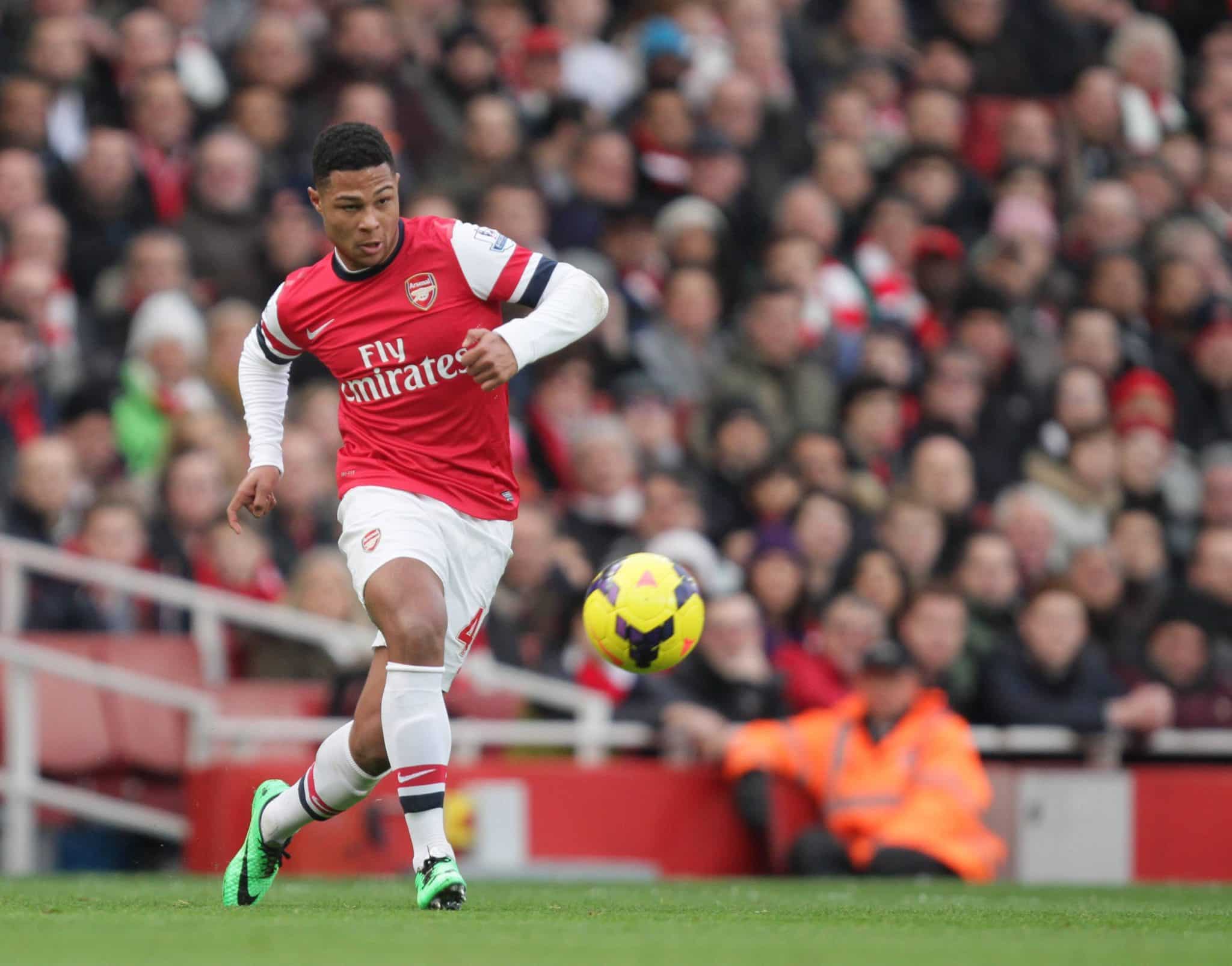 Serge Gnabry pelo Arsenal em 2014 (Foto: Imago)