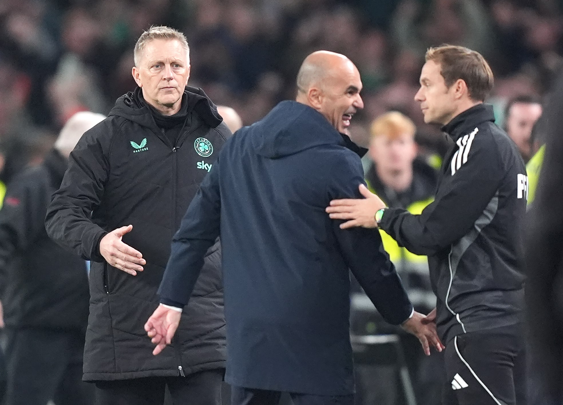 Heimir Hallgr&iacute;msson e Roberto Mart&iacute;nez durante Irlanda x Portugal
