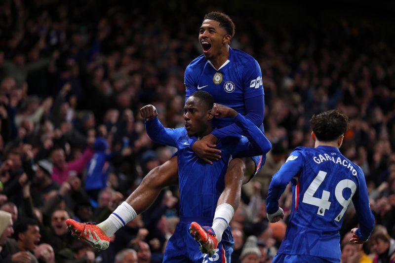 Mesmo com 10, Chelsea bate de frente com líder Arsenal e tem segredo para brigar pelo título