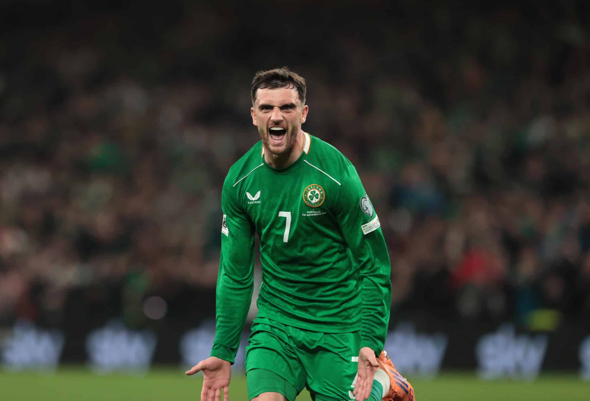 Parrott comemora gol da sele&ccedil;&atilde;o da Irlanda