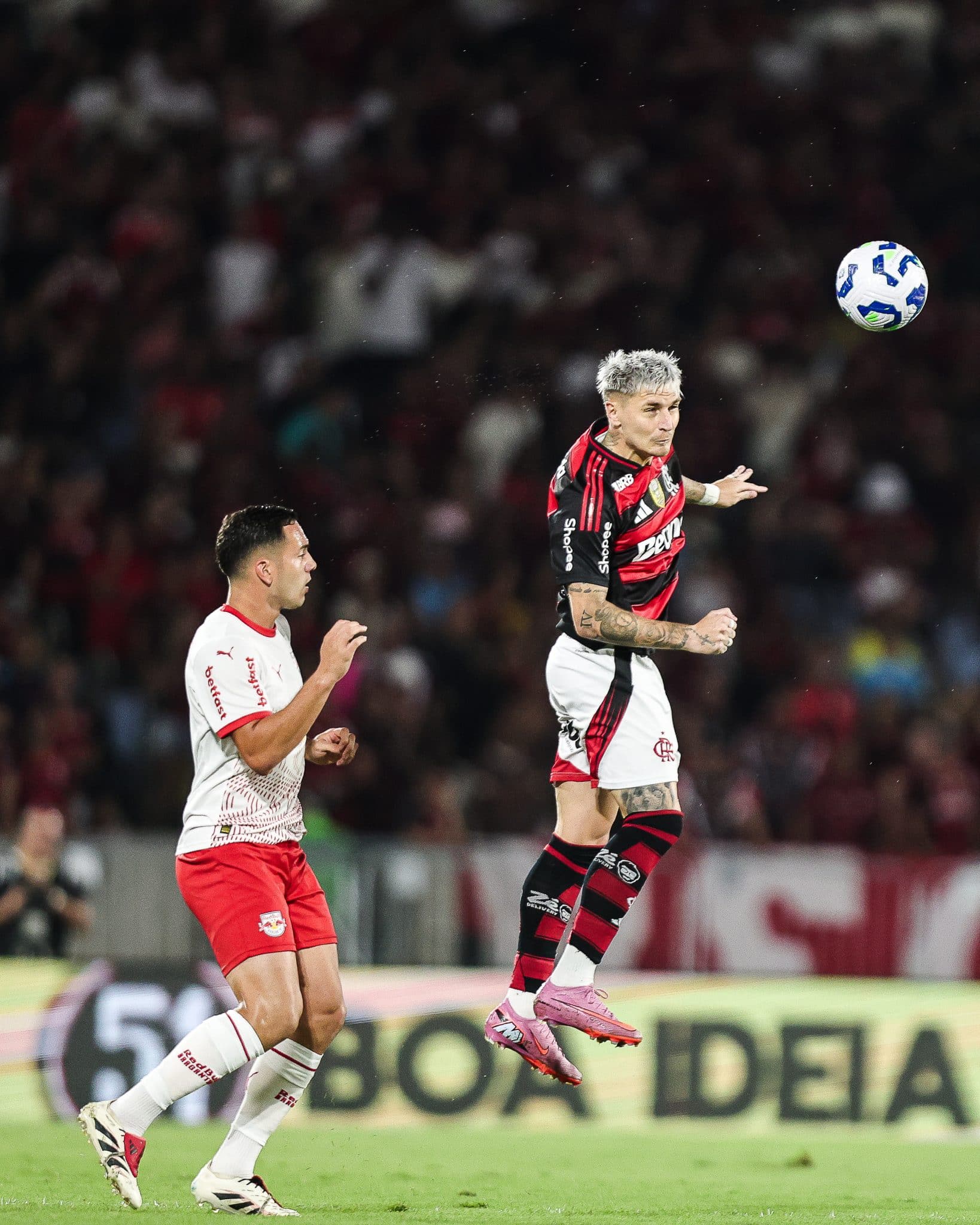 Varela em a&ccedil;&atilde;o pelo Flamengo
