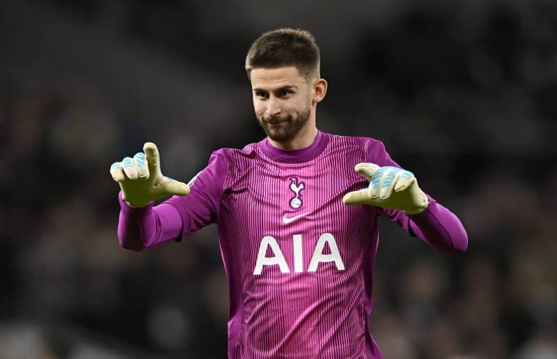 ‘Não são torcedores de verdade’: Técnico do Tottenham critica própria torcida após vaias