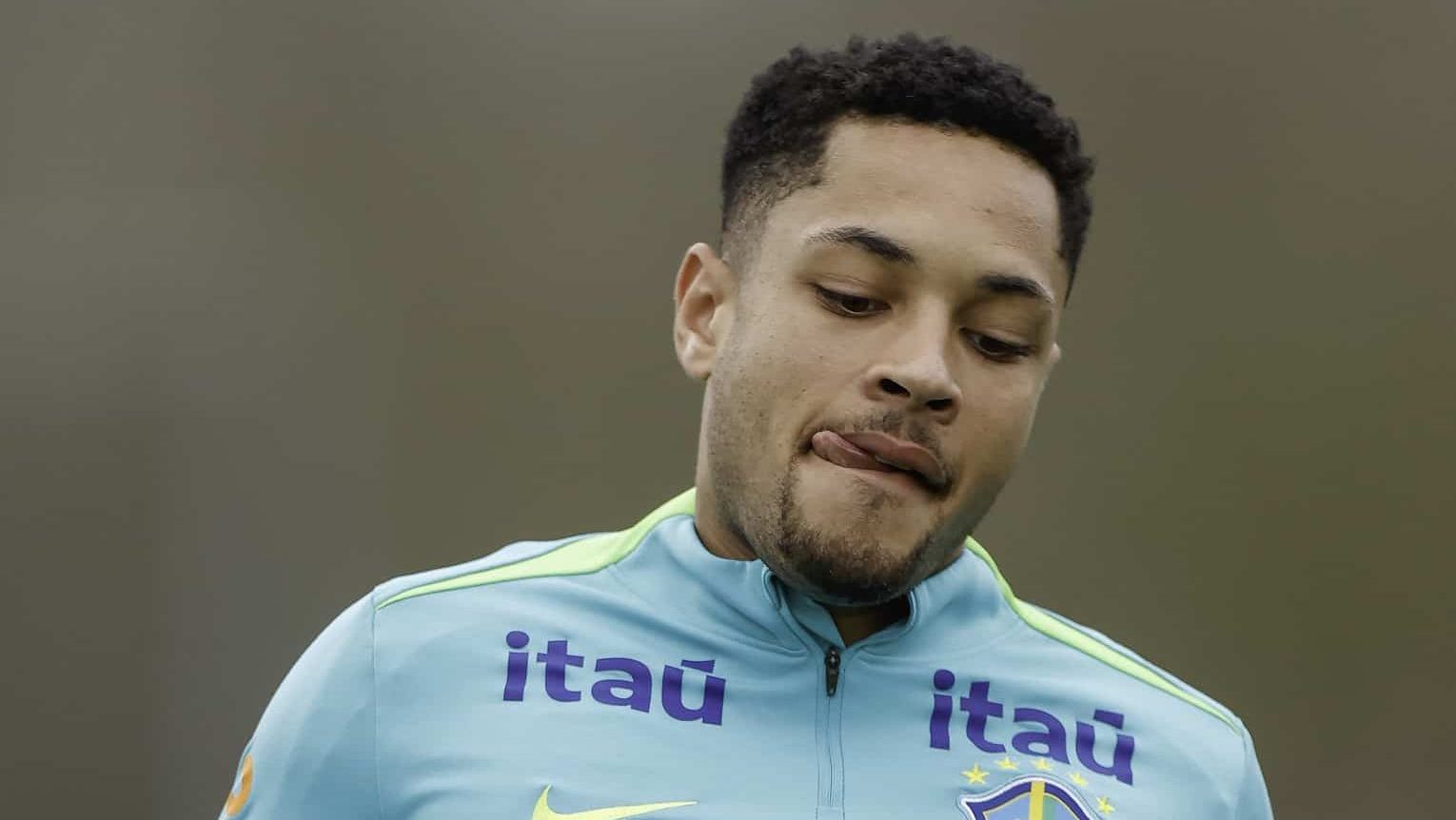 Vitor Roque: &lsquo;Voltar ao futebol brasileiro n&atilde;o &eacute; um passo atr&aacute;s&rsquo;