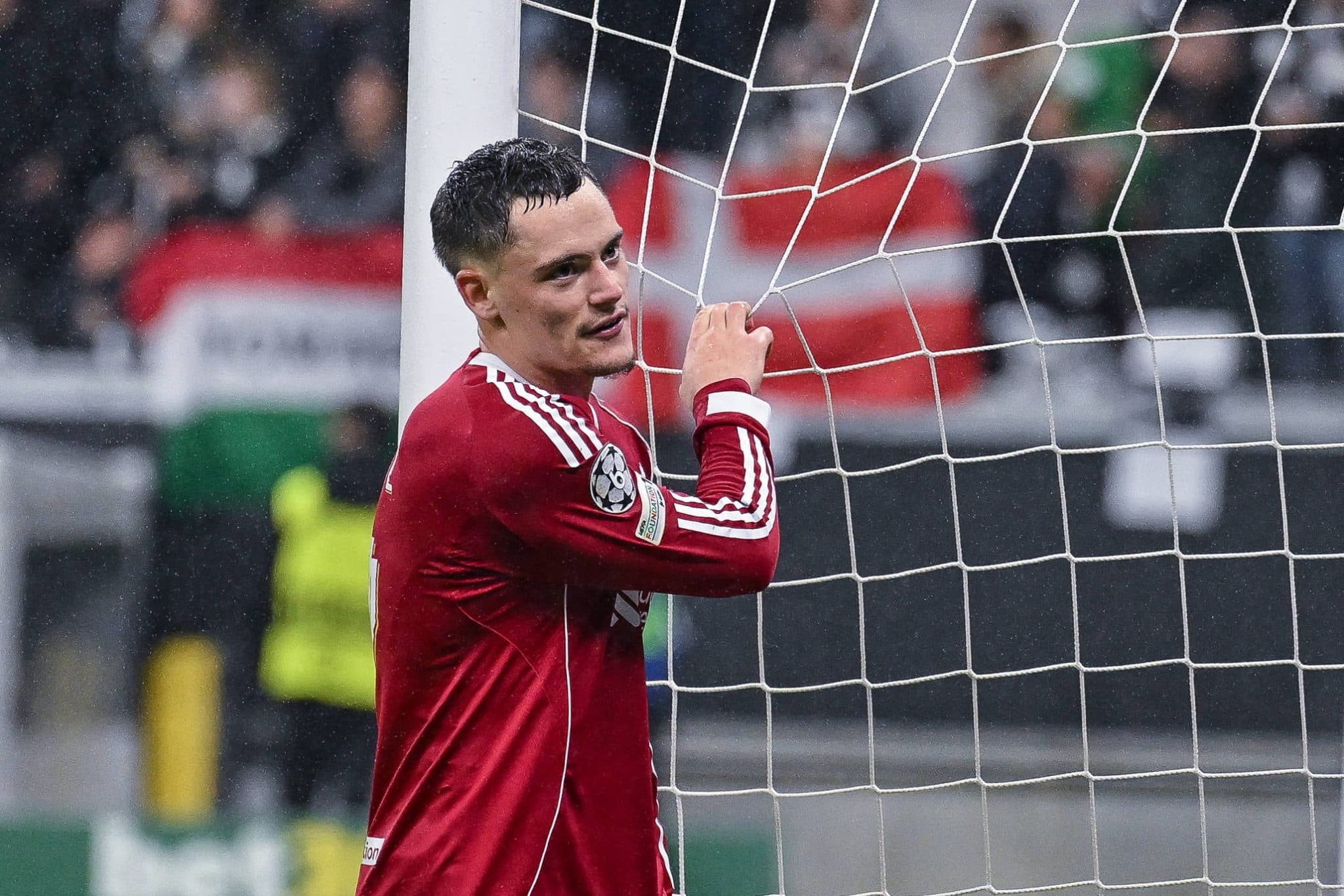 Wirtz durante jogo do Liverpool