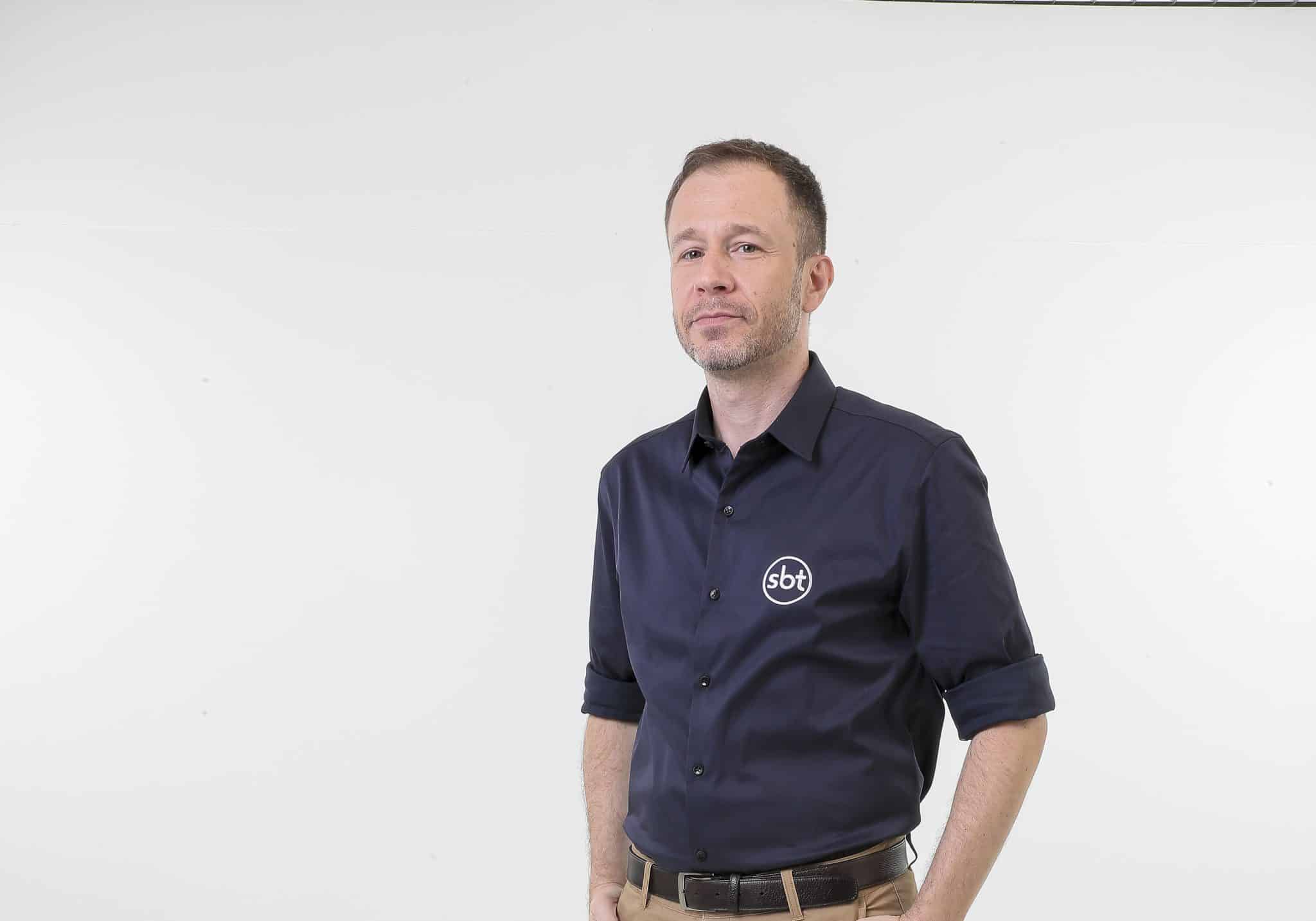 Tiago Leifert, narrador do SBT