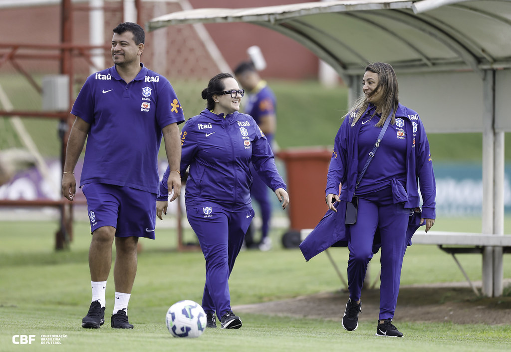 Nuty Silveira, diretora de futebol da Ferrovi&aacute;ria, durante projeto da CBF (Foto: Rafael Ribeiro/CBF)