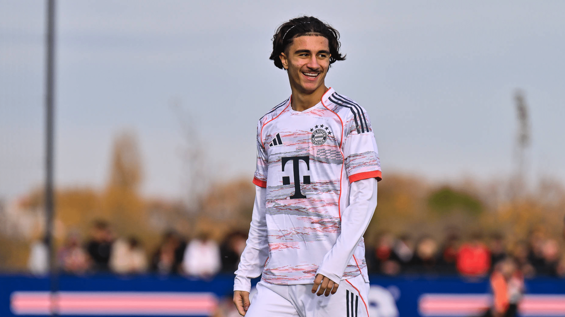 Adin Licina, joia do juniores do Bayern de Munique