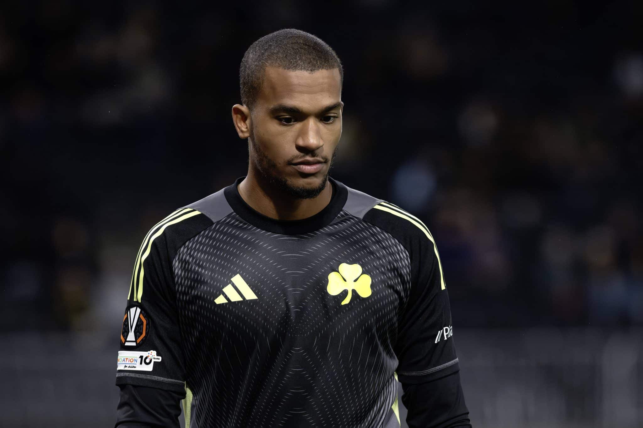 Alban Lafont, goleiro do Panathinaikos, optou por defender a Costa do Marfim