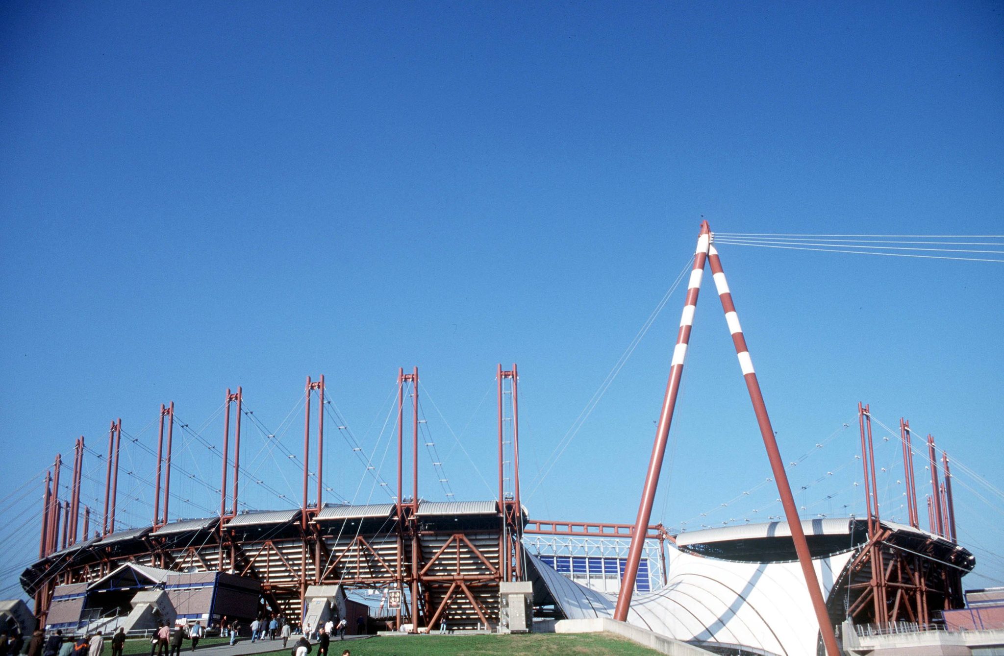 Est&aacute;dio Delle Alpi, antigo campo da Juventus (Foto: Imago)