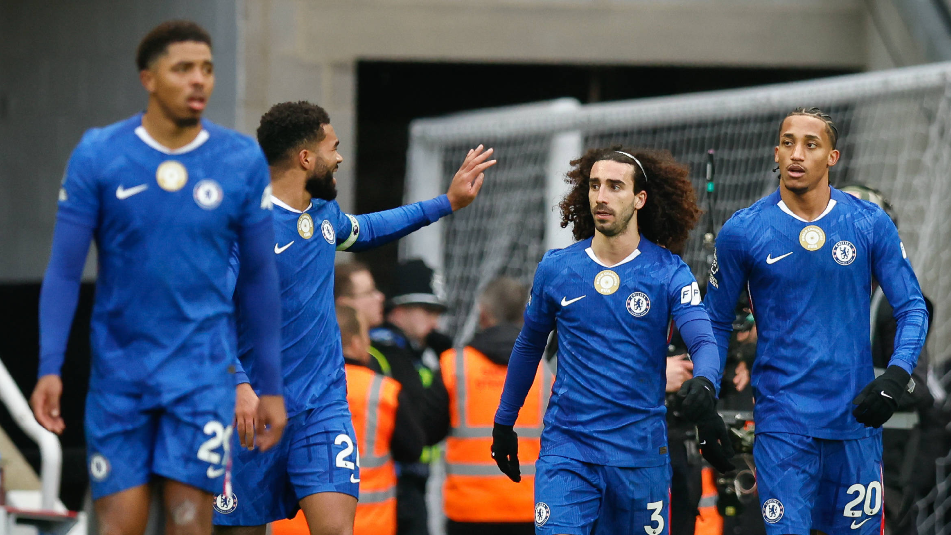 Brasileiro &eacute; crucial contra o Newcastle e ajuda a salvar Maresca de crise maior no Chelsea