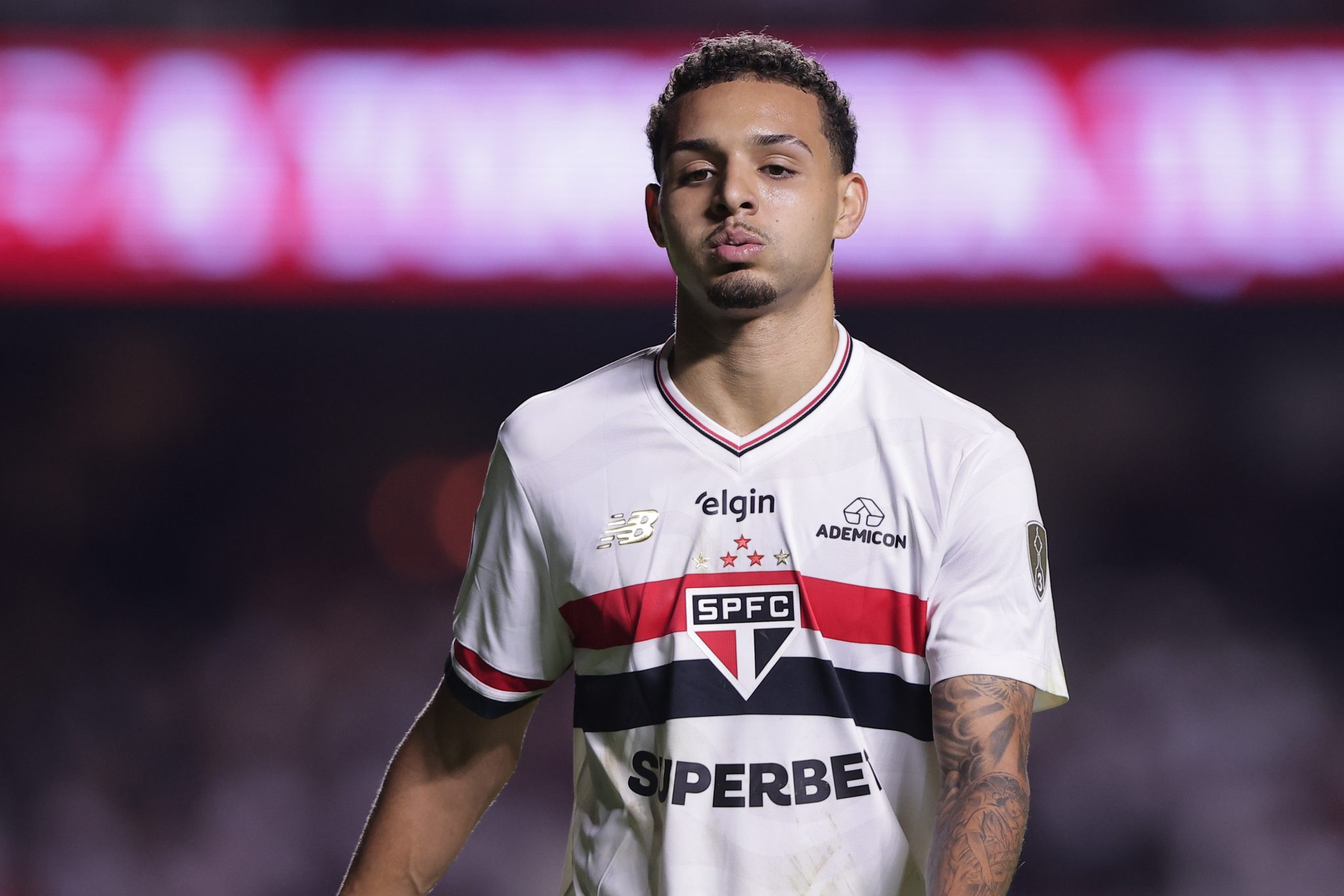 &lsquo;Eu queria ter ficado mais&rsquo;: Joia abre o cora&ccedil;&atilde;o sobre sa&iacute;da do S&atilde;o Paulo