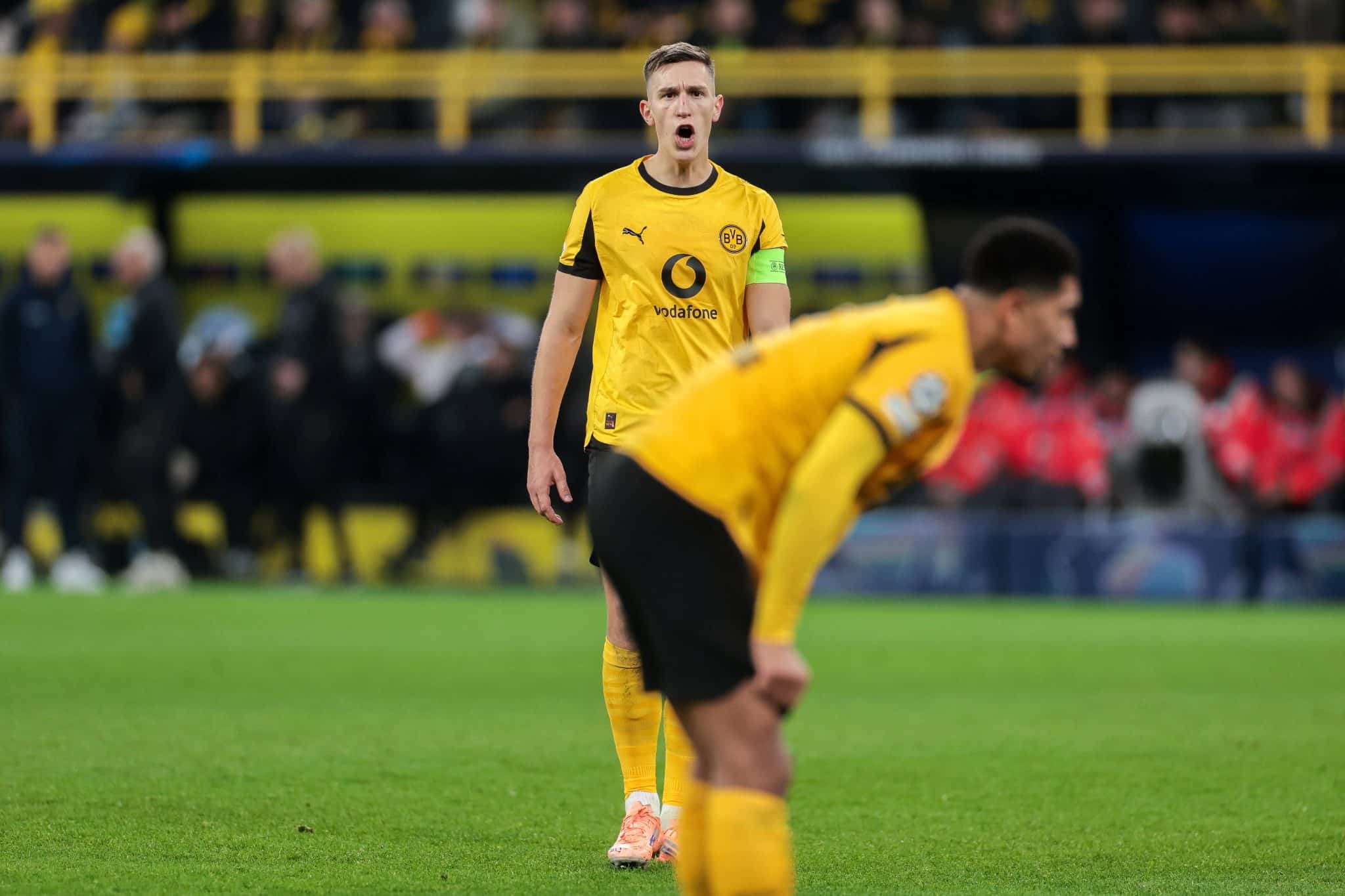 Nico Schlotterbeck em atua&ccedil;&atilde;o pelo Borussia Dortmund (Foto: Imago)