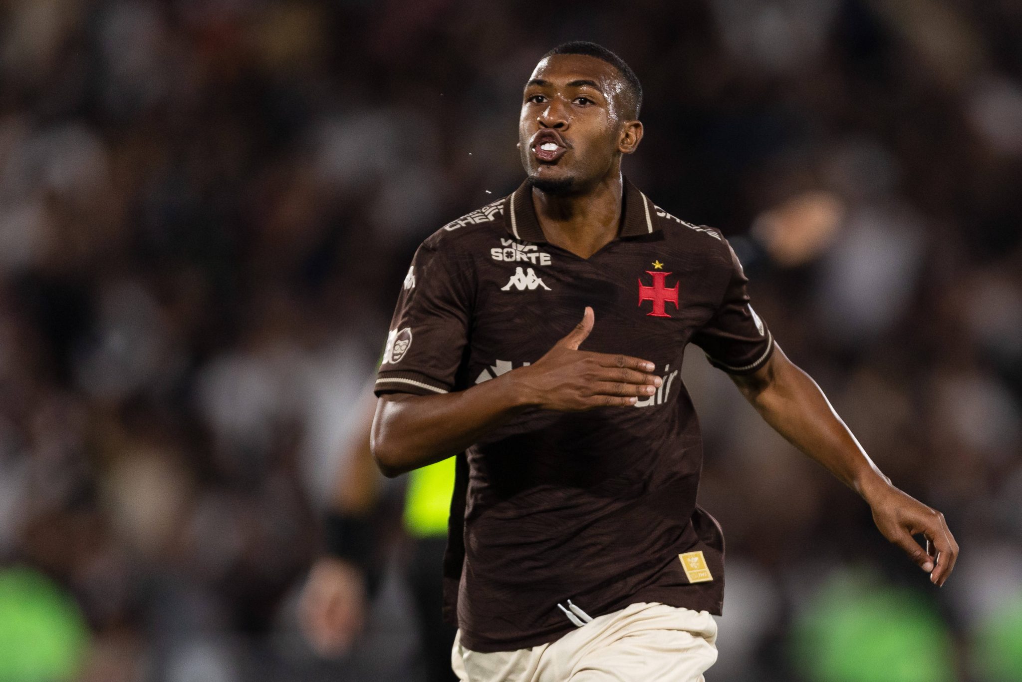 Rayan, cobi&ccedil;ada joia do Vasco