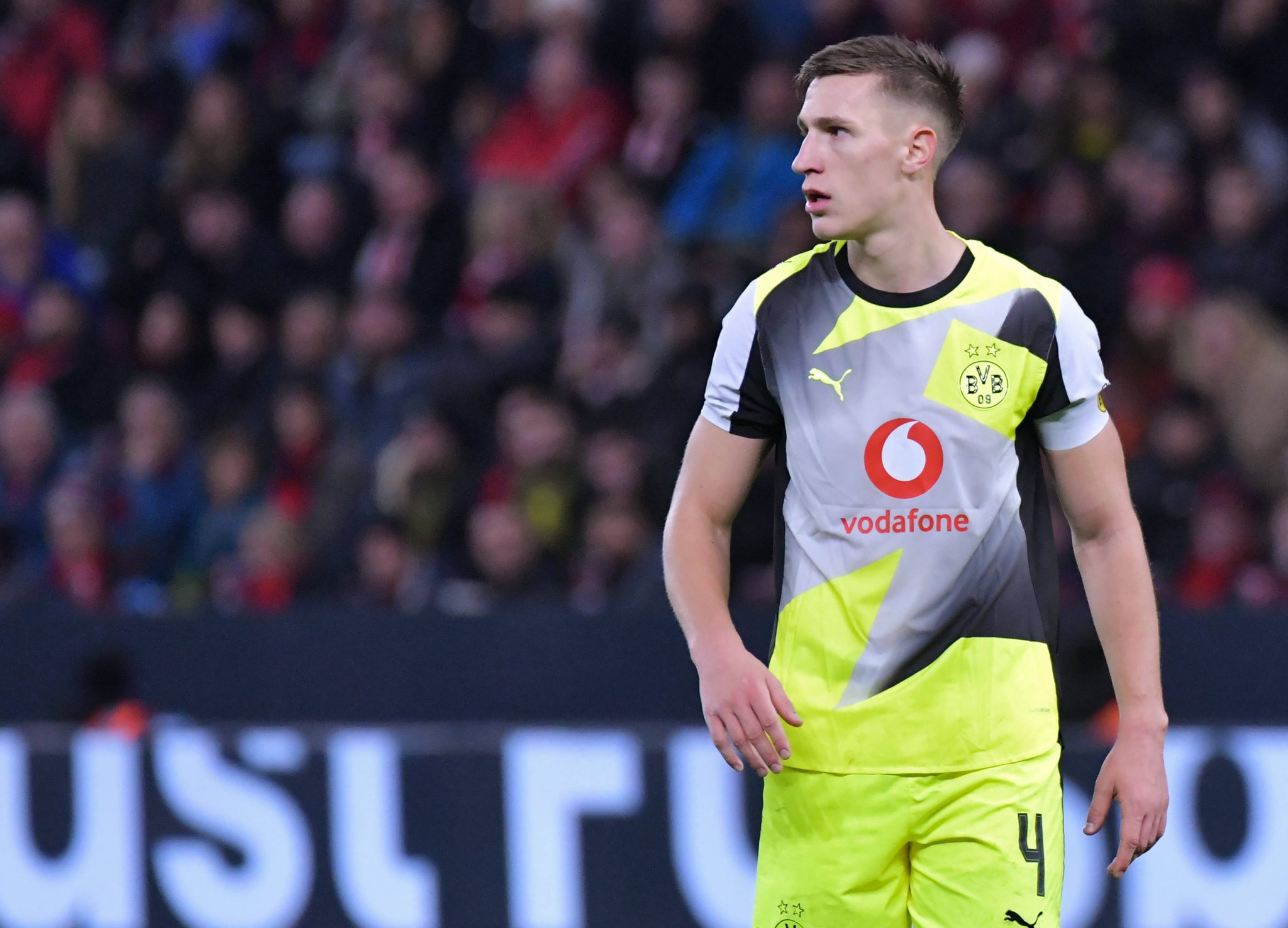 Zagueiro recusa renova&ccedil;&atilde;o no Borussia Dortmund e se torna alvo do Barcelona