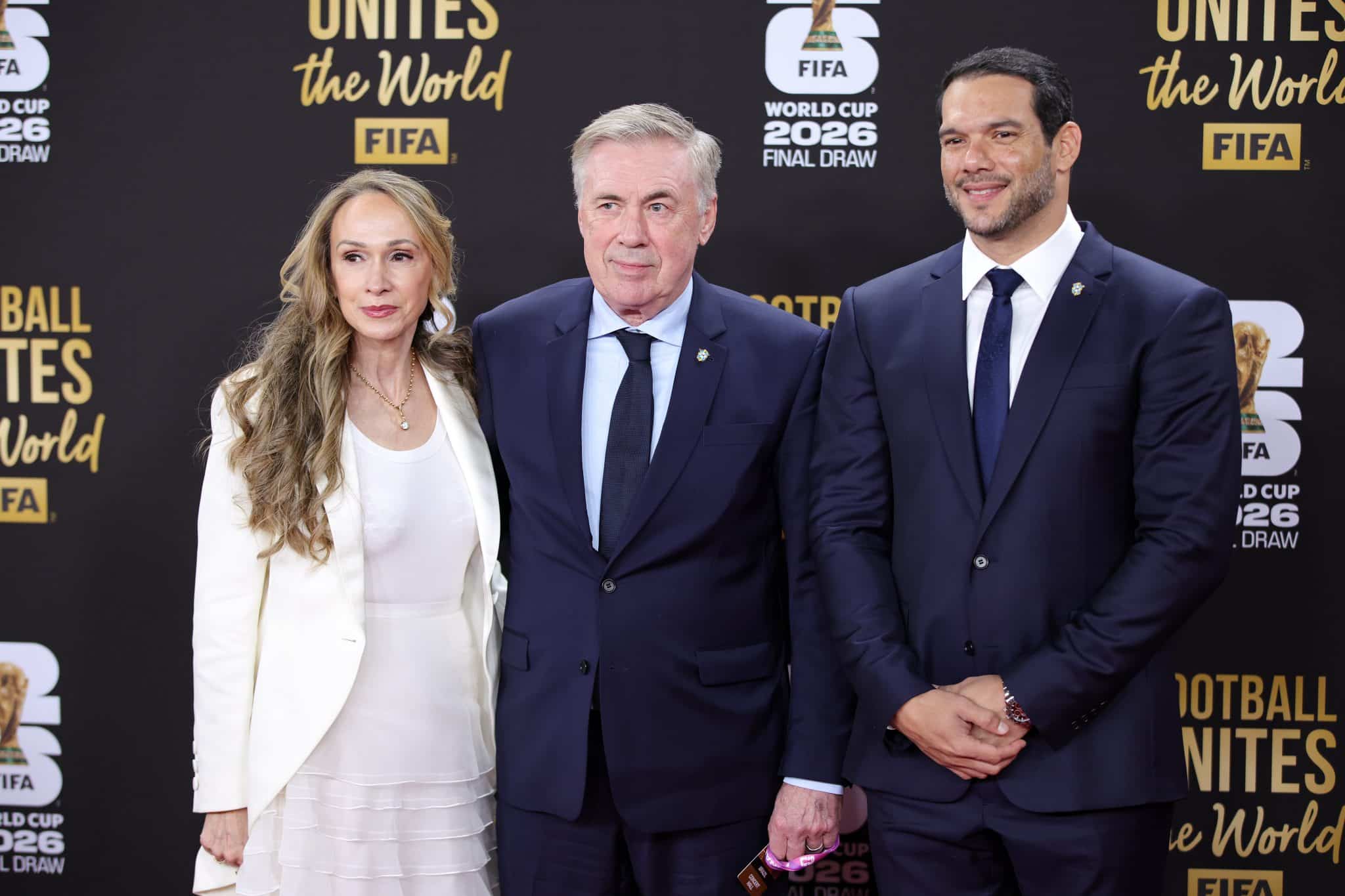 Carlo Ancelotti e Samir Xaud, durante sorteio da Copa do Mundo