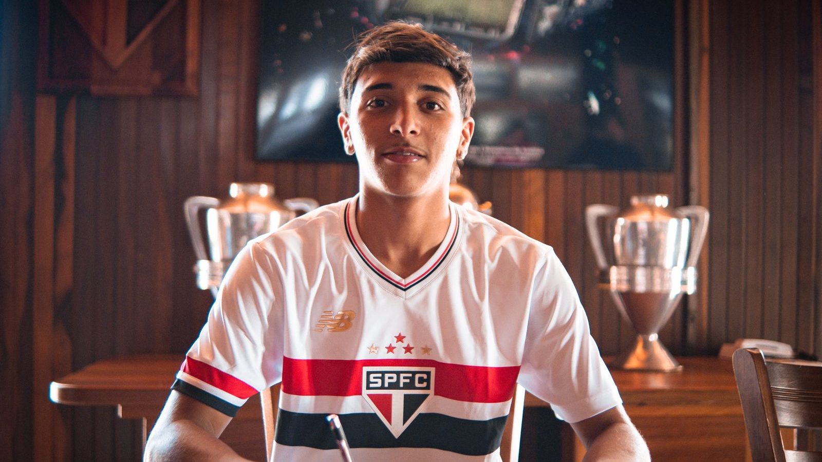 S&atilde;o Paulo supera Flamengo para contratar promessa que usou IA na forma&ccedil;&atilde;o