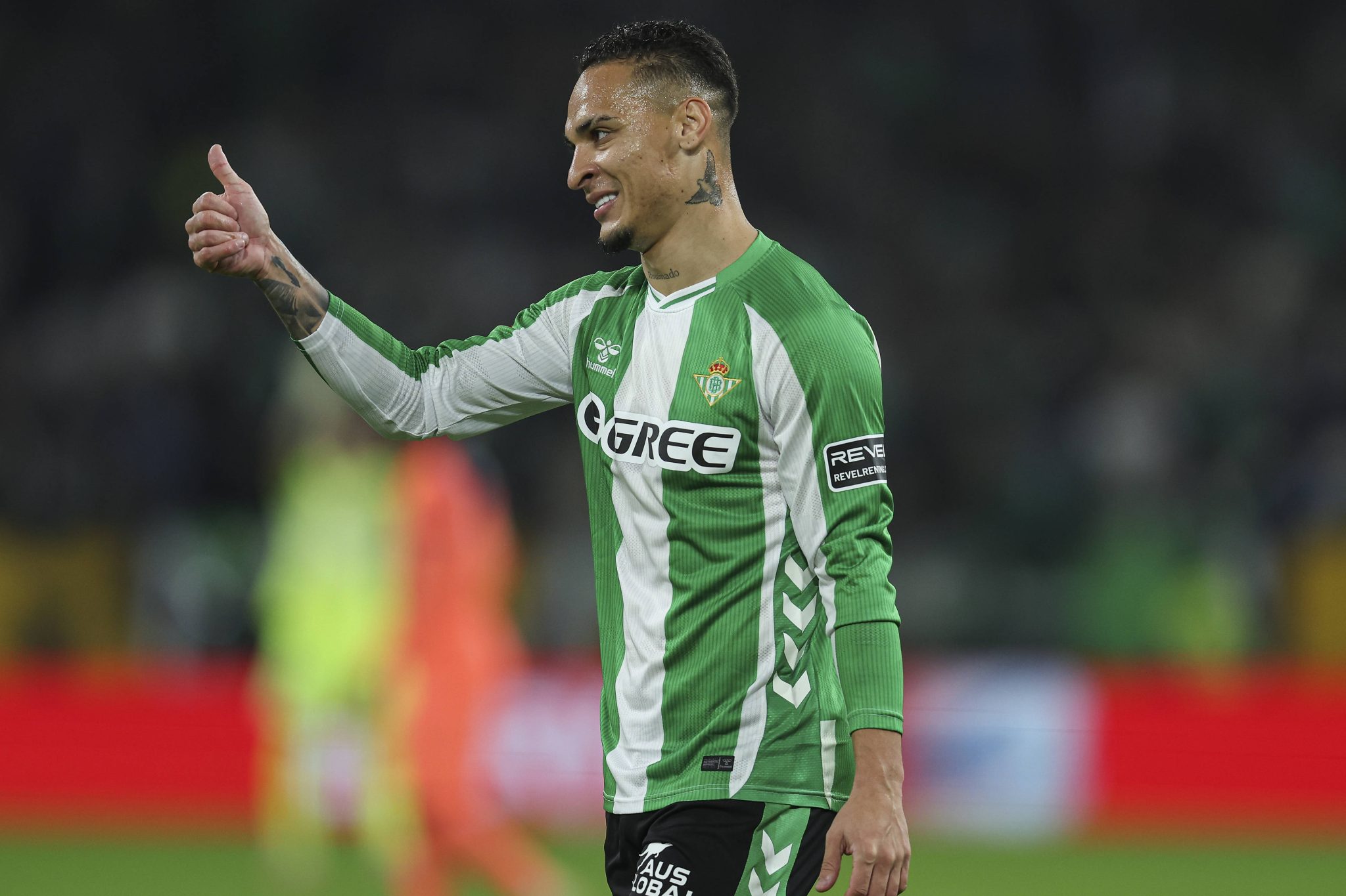 Melhor brasileiro da Europa? Antony carrega Betis e ex-Botafogo salva o dia na Liga Europa