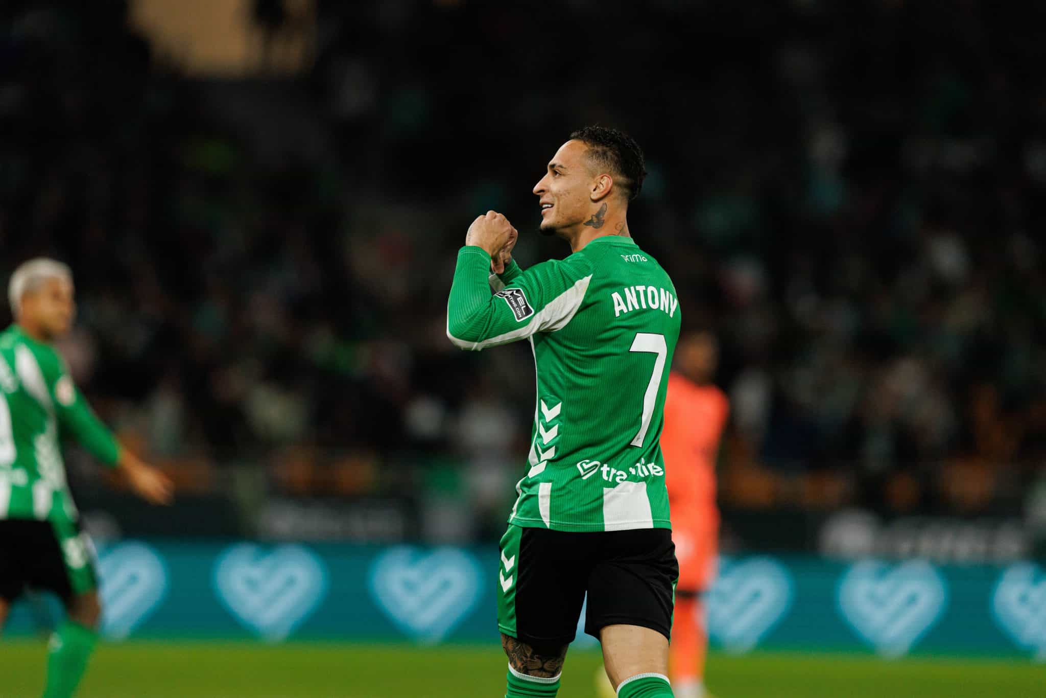 Antony comemora gol do Betis