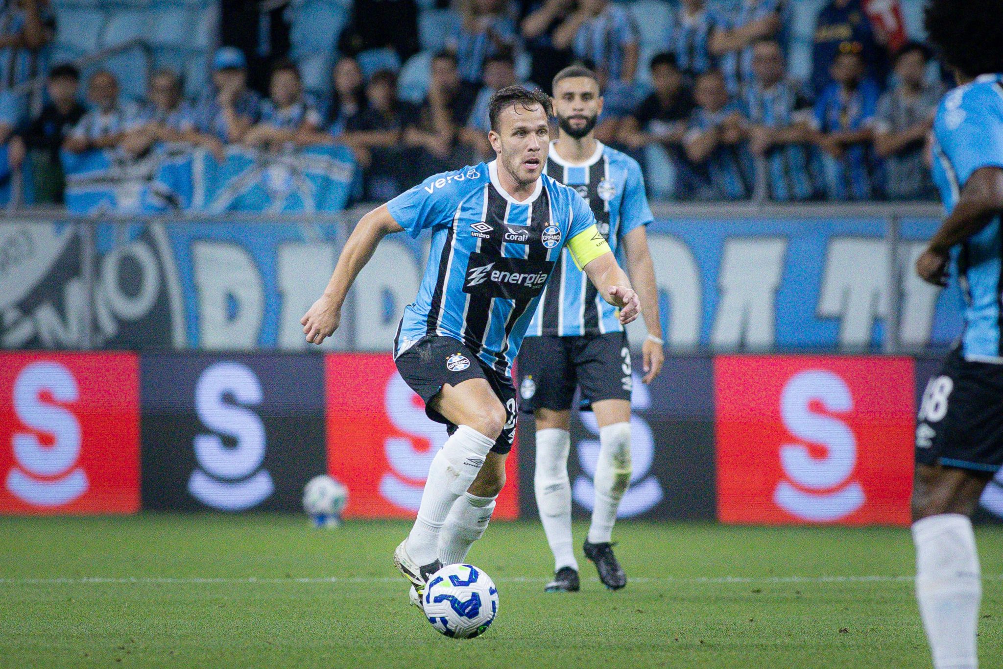 Arthur ser&aacute; o "cora&ccedil;&atilde;o" do Gr&ecirc;mio de Luis Castro