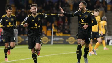 Dupla no ataque funciona, mas fragilidades do United ainda aparecem em goleada