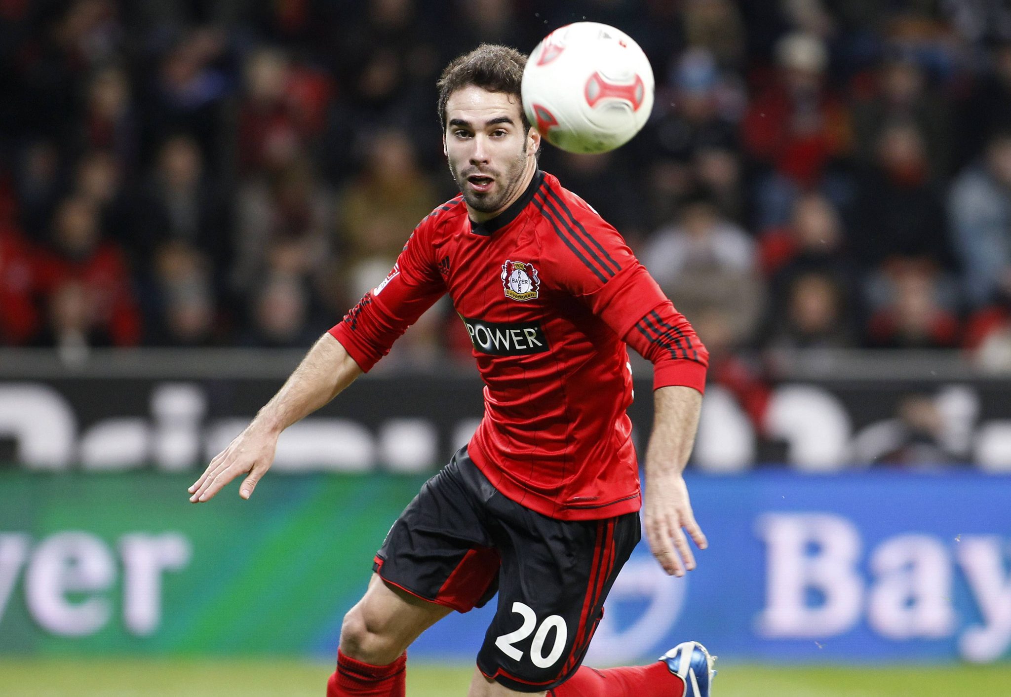 Dani Carvajal em a&ccedil;&atilde;o pelo Bayer Leverkusen