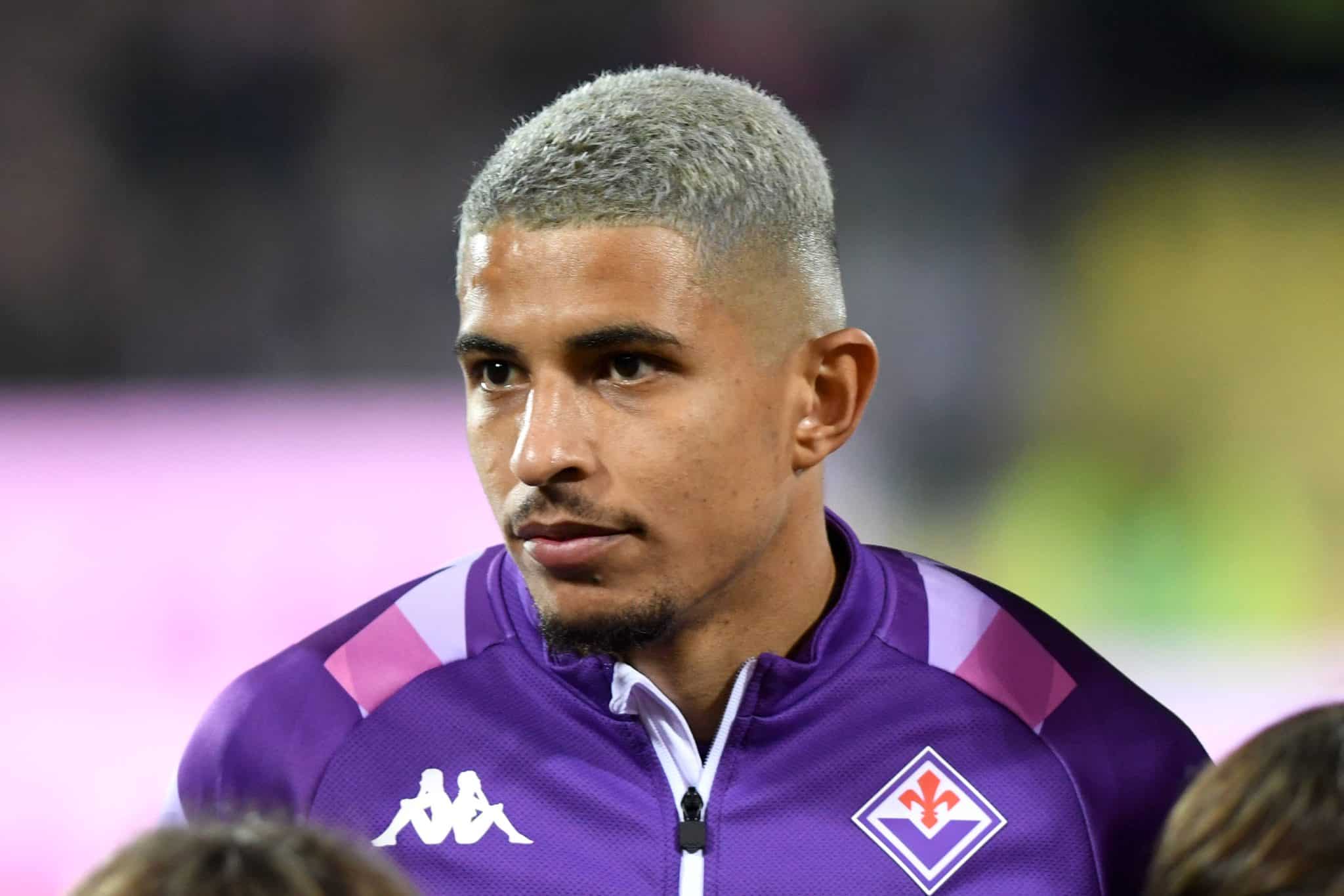 A ca&oacute;tica Fiorentina lida com fracassos em campo e amea&ccedil;as graves fora dele