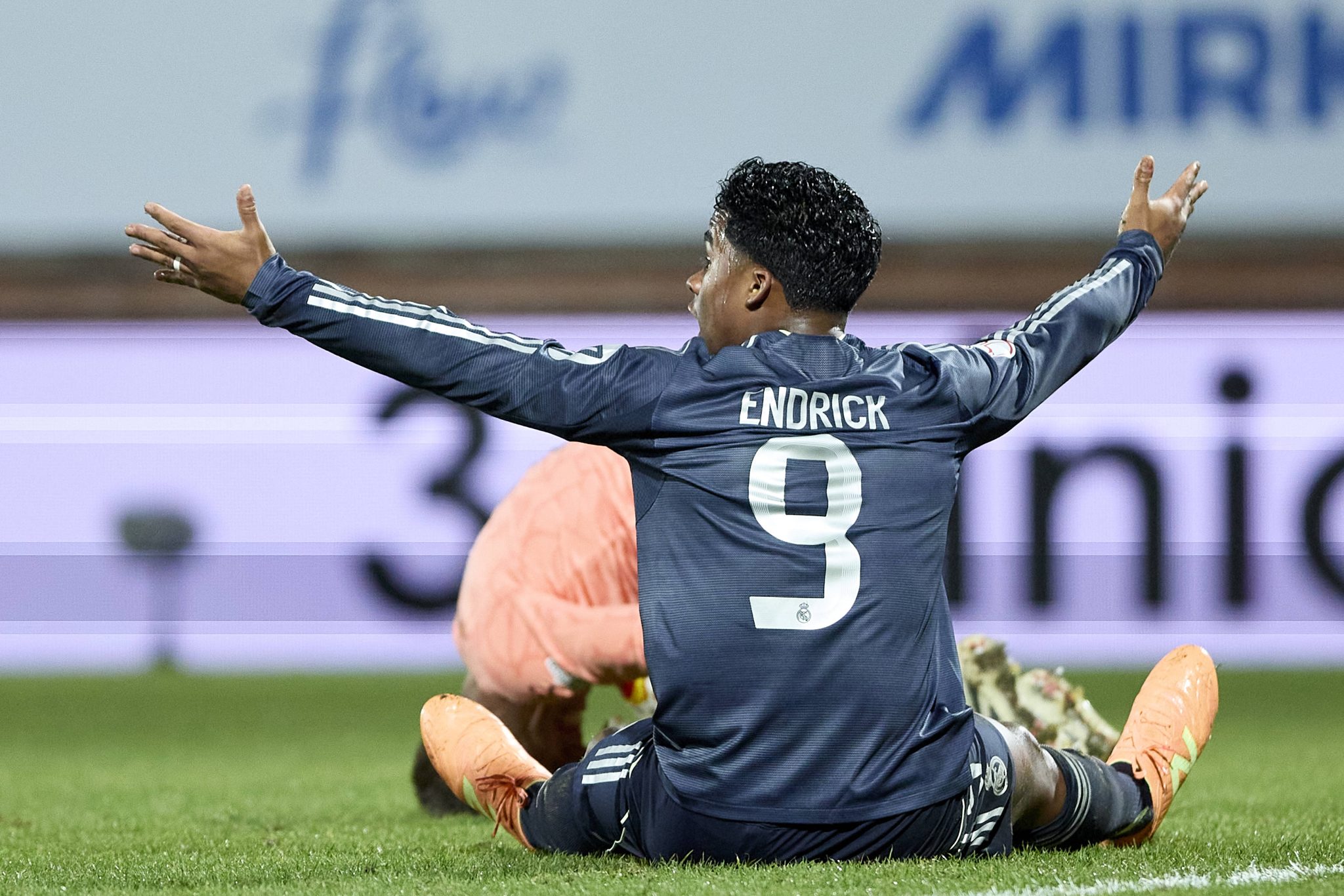 Endrick deixa Real Madrid com 7% de metas batidas e tem despedida discreta