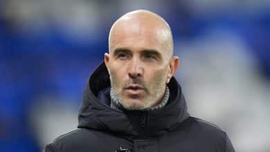 T&eacute;cnico do Chelsea tenta amenizar atrito p&uacute;blico, mas d&aacute; nova cutucada na diretoria ap&oacute;s empate