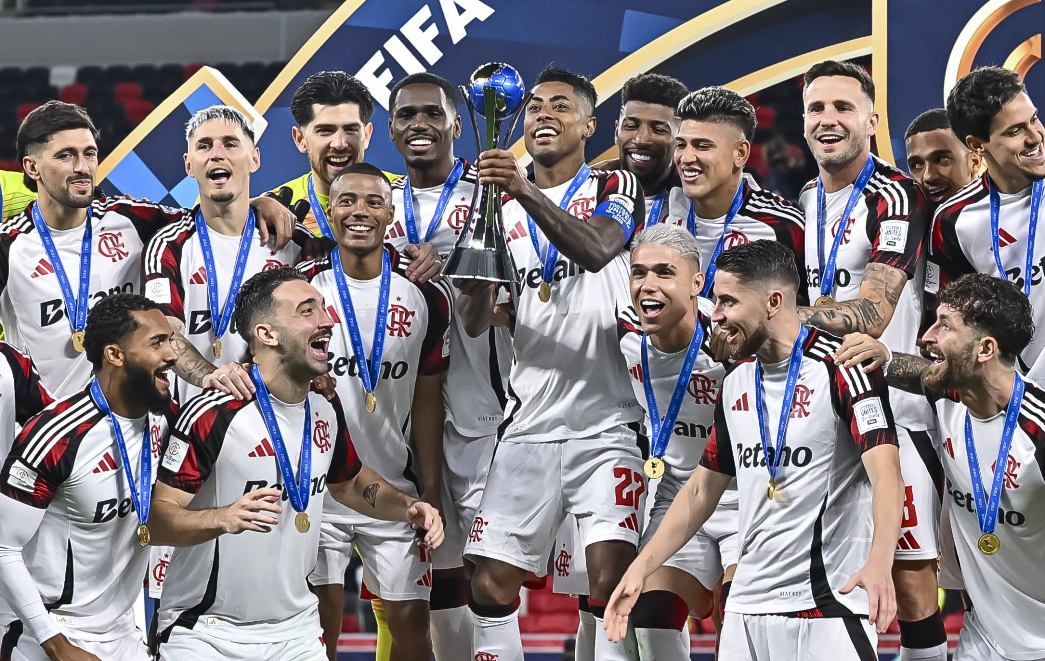 Vit&oacute;rias da GE TV sobre Caz&eacute;TV com Flamengo mostram que audi&ecirc;ncia no YouTube n&atilde;o tem dono