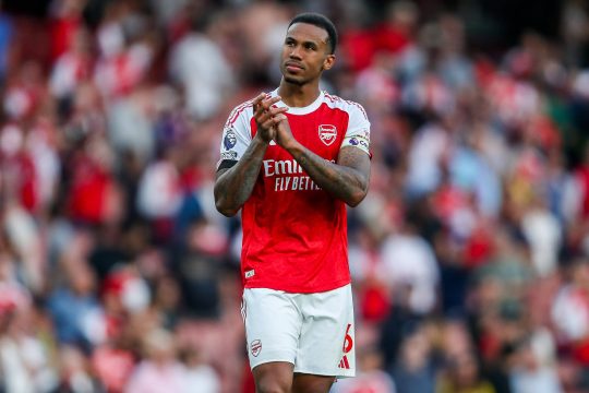 Arsenal passa recado a sensa&ccedil;&atilde;o da Premier e tem Magalh&atilde;es protagonista al&eacute;m da defesa