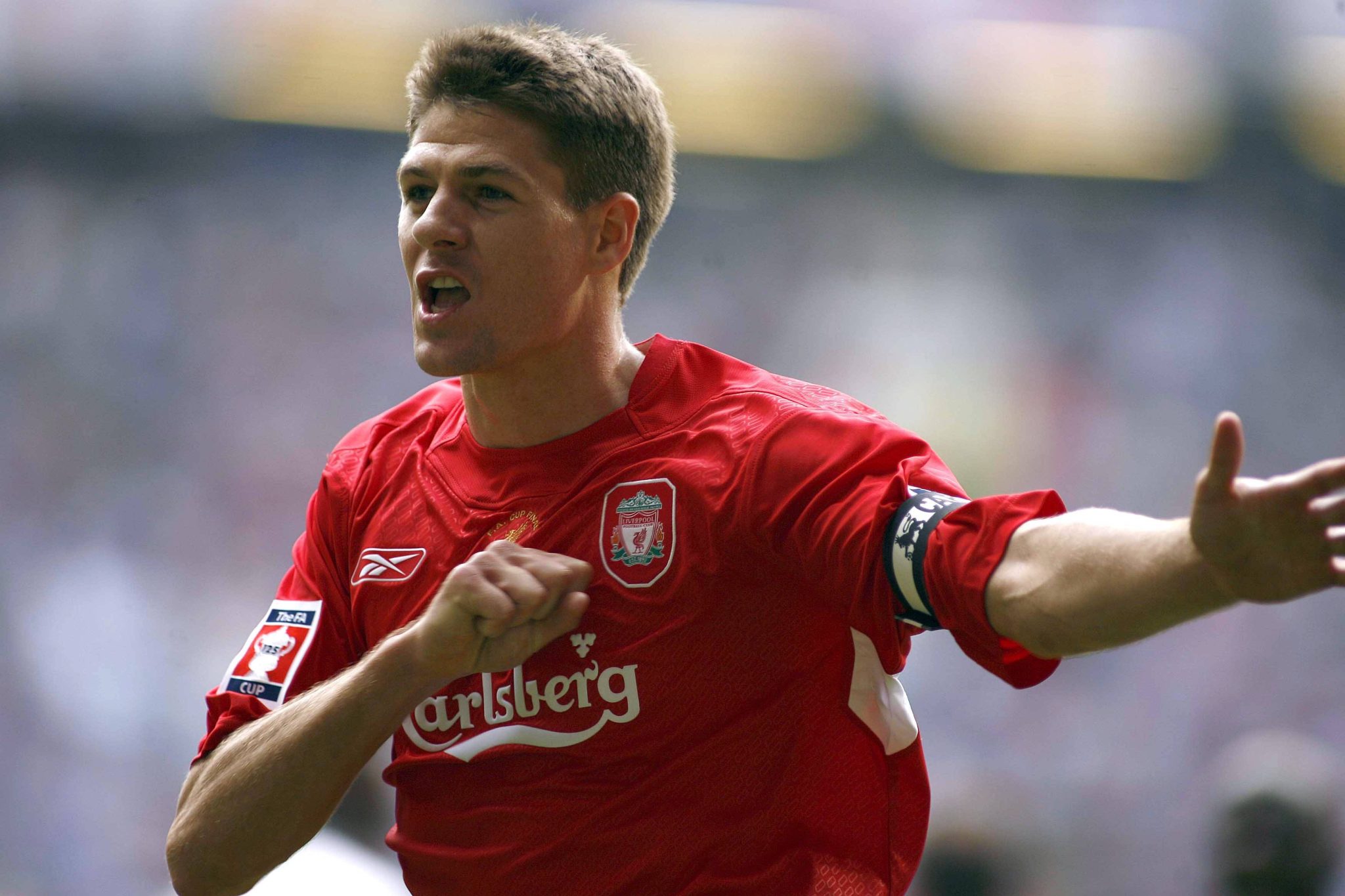 Gerrard celebra gol pelo Liverpool