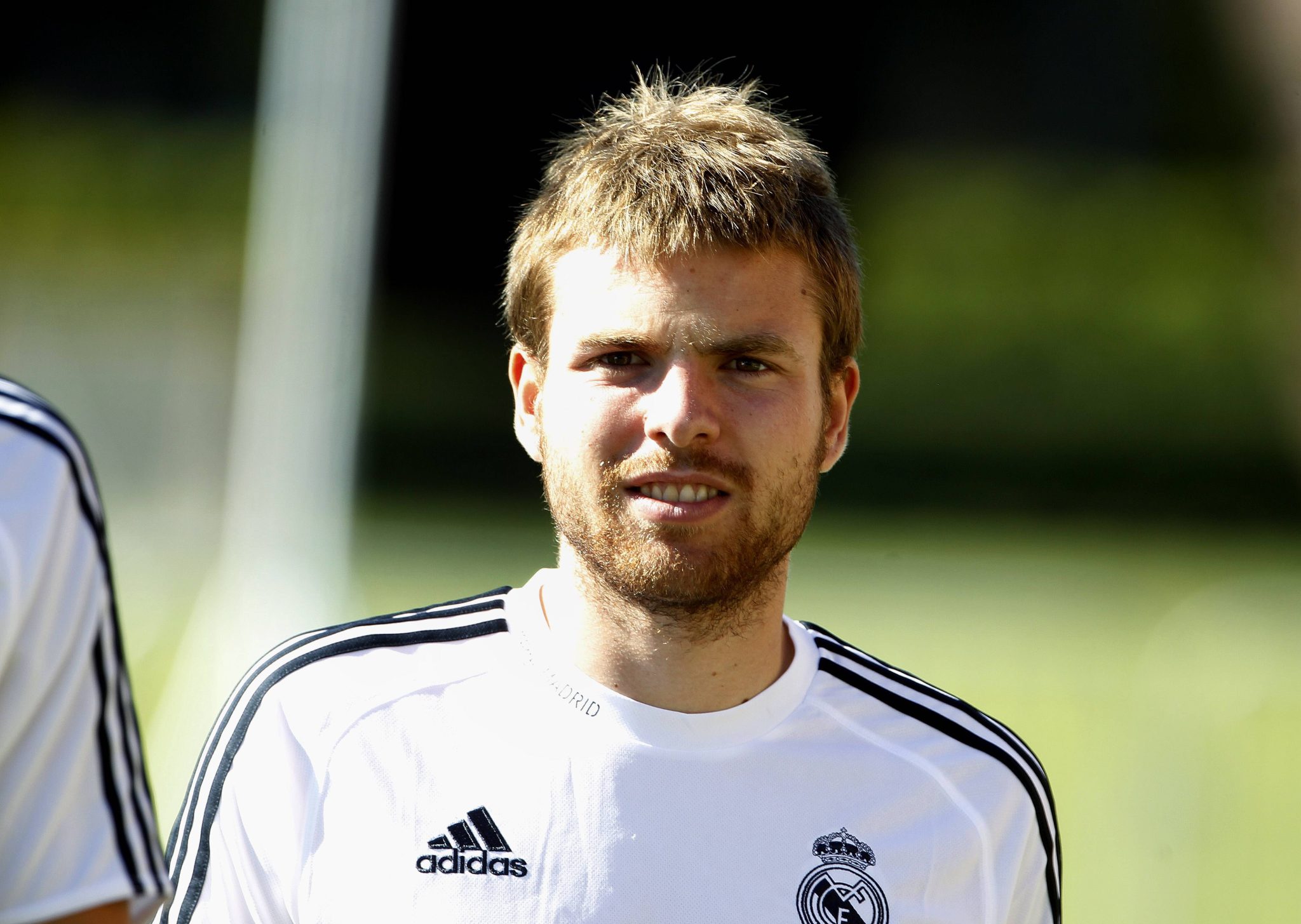 Lembra dele? Ex-Real Madrid vira pe&ccedil;a-chave de l&iacute;der invicto no mercado asi&aacute;tico