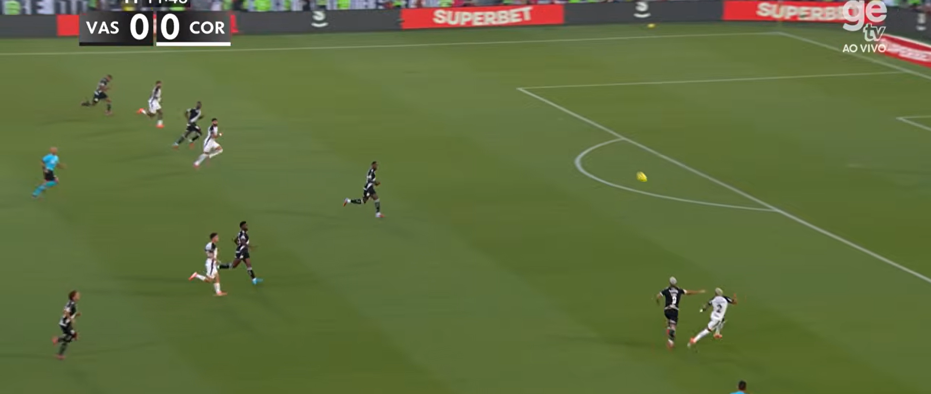 Primeira jogada de Matheuzinho em cima de Puma Rodr&iacute;guez