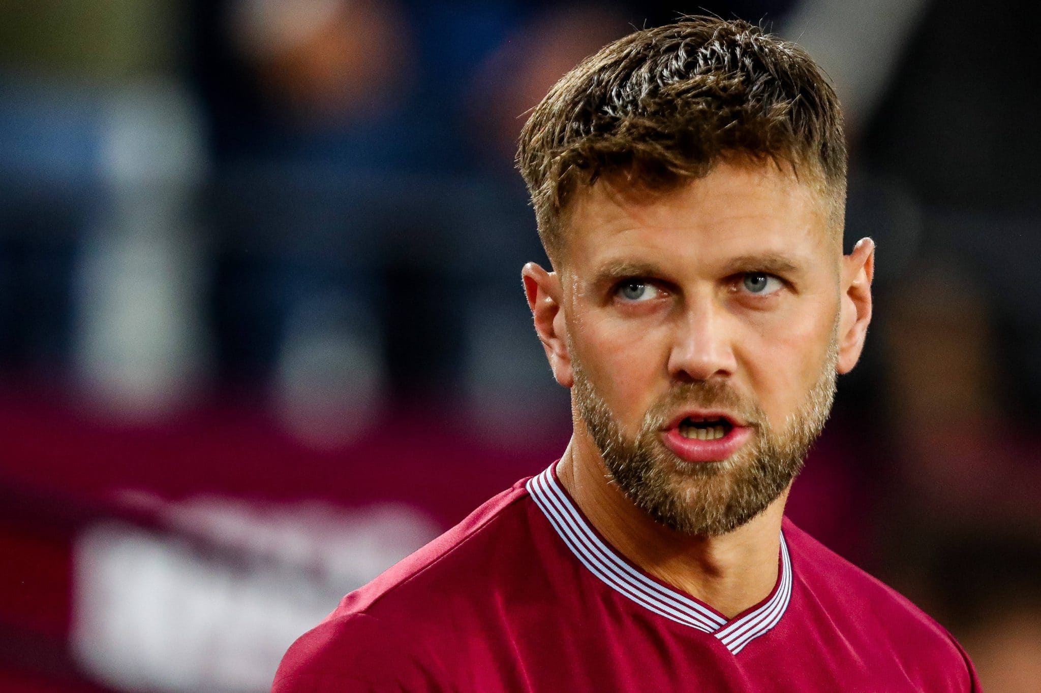 Milan mira atacante da Premier League como solu&ccedil;&atilde;o para resolver problema