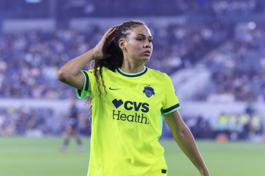 Por que veto da liga a contrato de campe&atilde; ol&iacute;mpica amea&ccedil;a o futebol feminino nos EUA