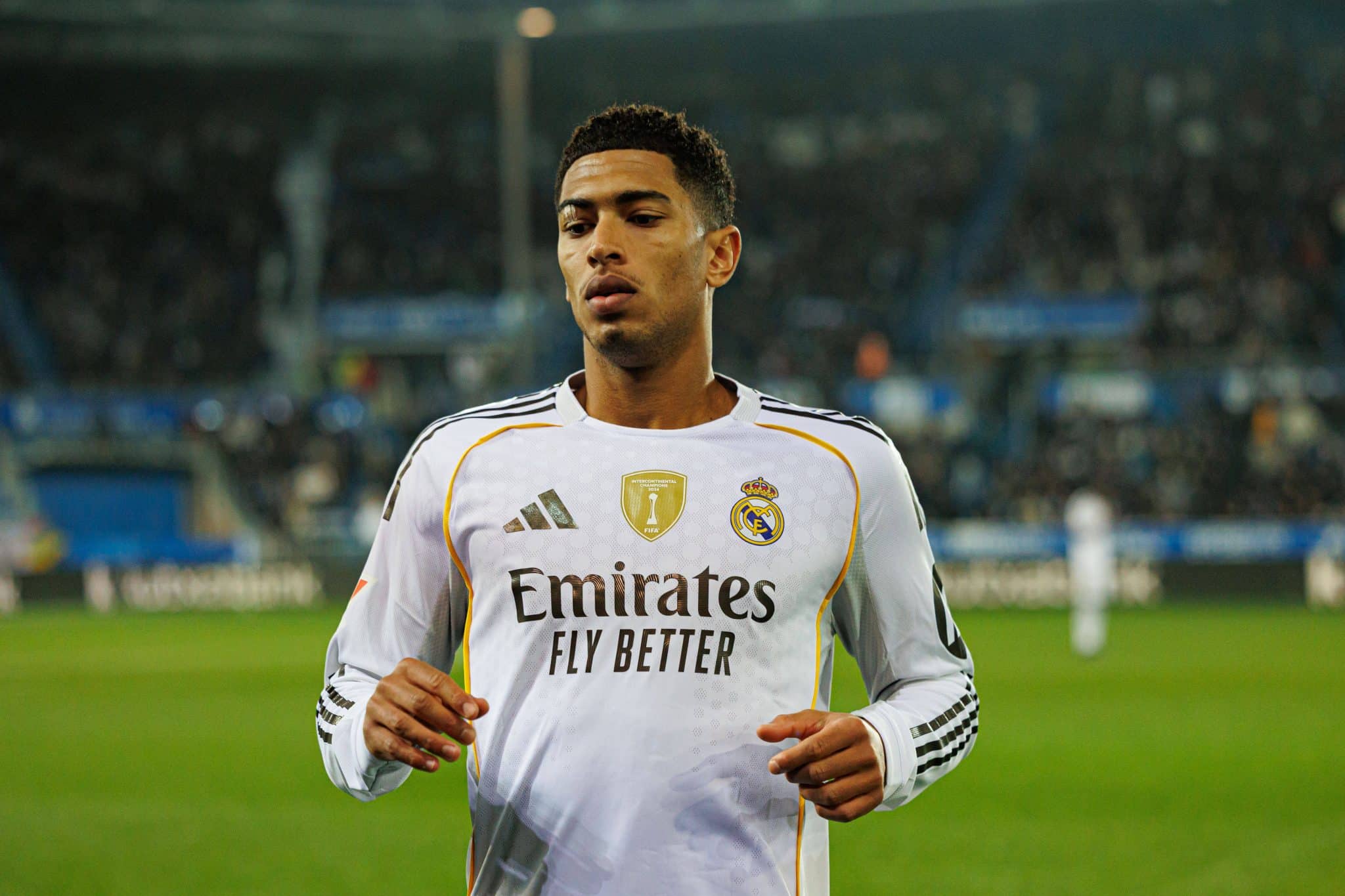 Como Bellingham pode perder vaga de titular na Copa do Mundo para amigo de inf&acirc;ncia