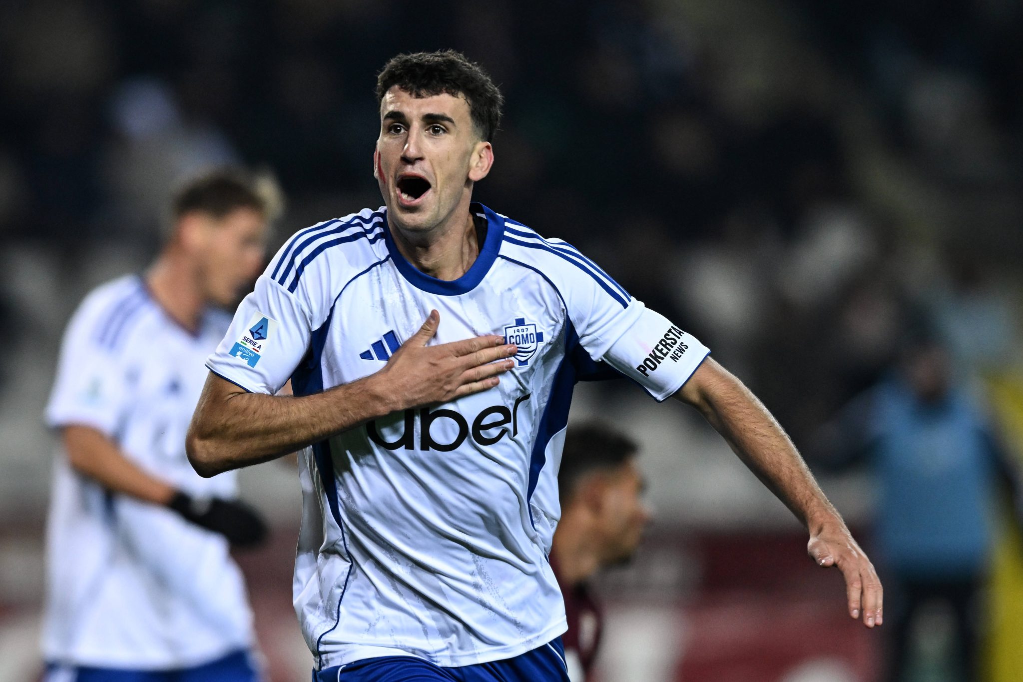 Jacobo Ram&oacute;n celebra gol pelo Como