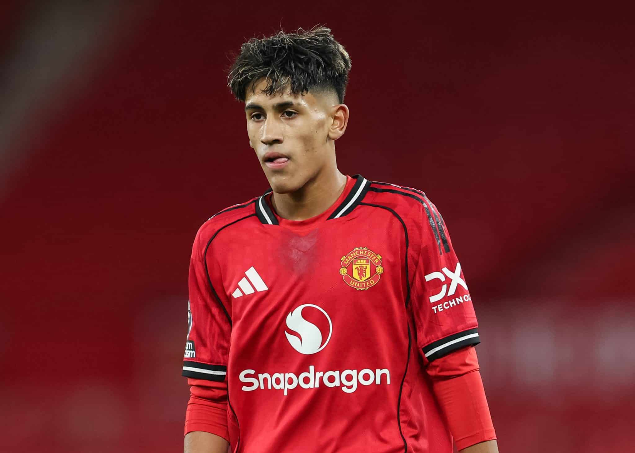 Quem &eacute; a joia de 15 anos do Manchester United que idolatra Neymar e quebra recordes