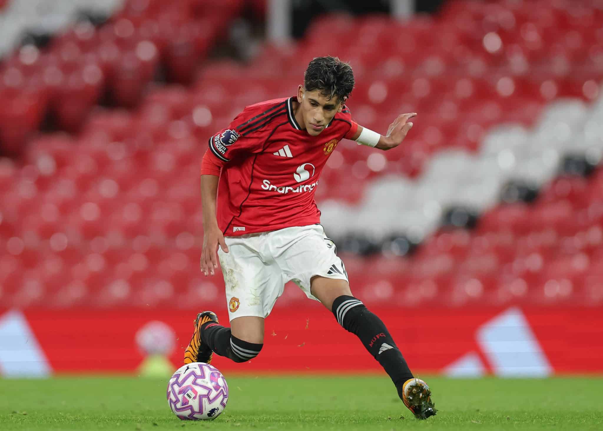 JJ Gabriel em a&ccedil;&atilde;o pelo sub-18 do Manchester United