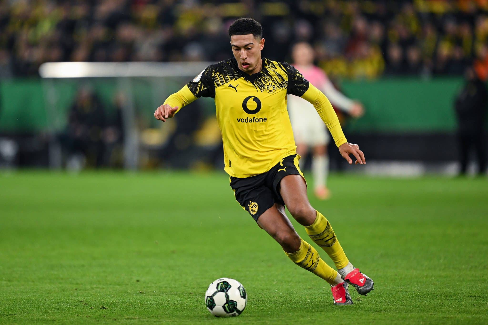 Jobe Bellingham em atua&ccedil;&atilde;o pelo Borussia Dortmund (Foto: IMAGO / RHR-Foto)