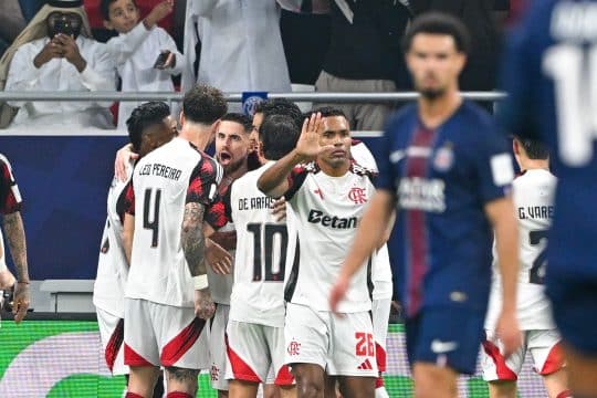 &lsquo;Mostrou para o mundo que os brasileiros podem competir&rsquo;: Como a Fran&ccedil;a viu PSG x Flamengo