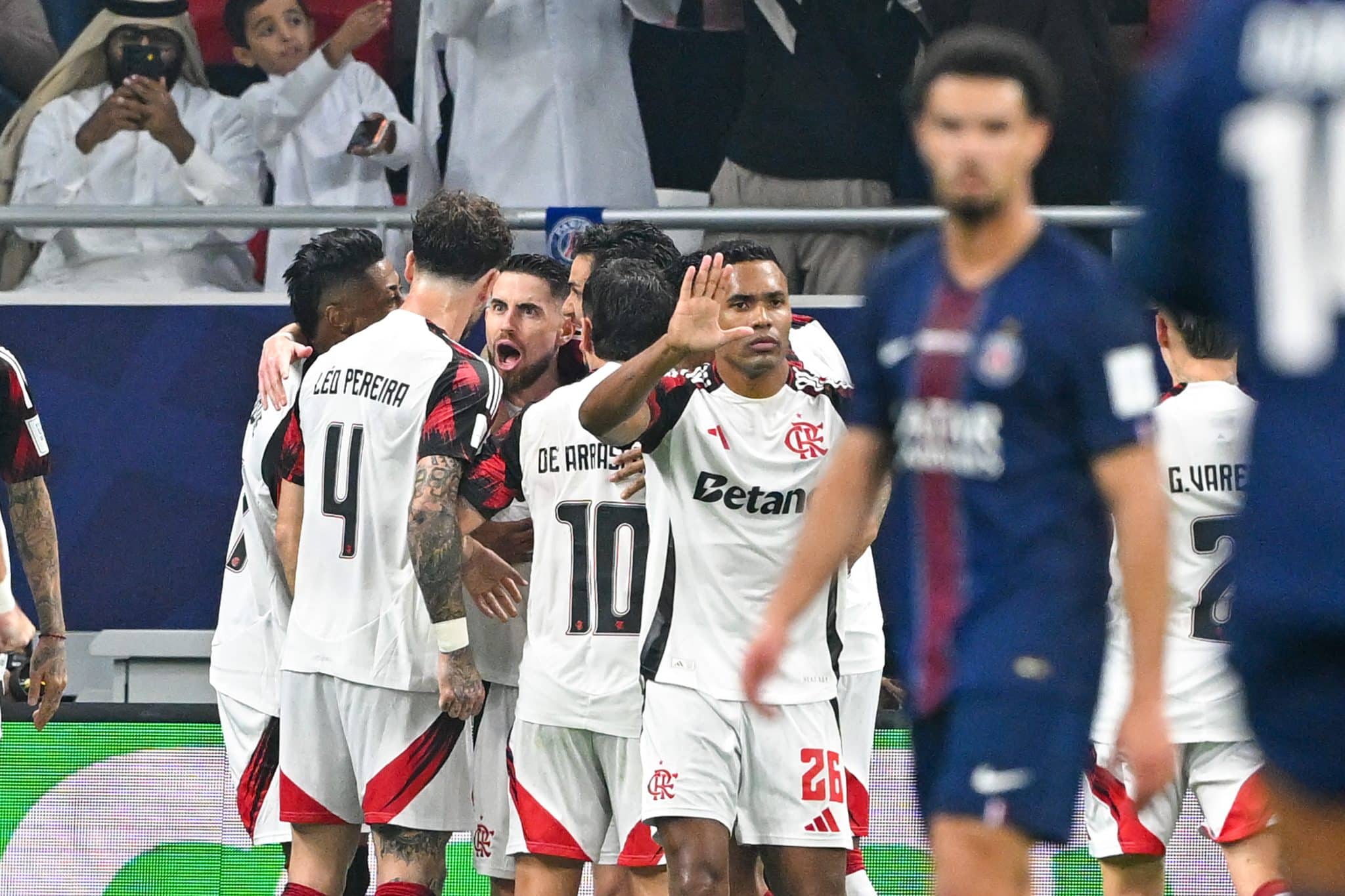 &lsquo;Mostrou para o mundo que os brasileiros podem competir&rsquo;: Como a Fran&ccedil;a viu PSG x Flamengo