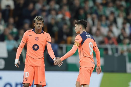 Vit&oacute;ria do Barcelona exibe Yamal em nova fun&ccedil;&atilde;o que pode ser futuro da carreira