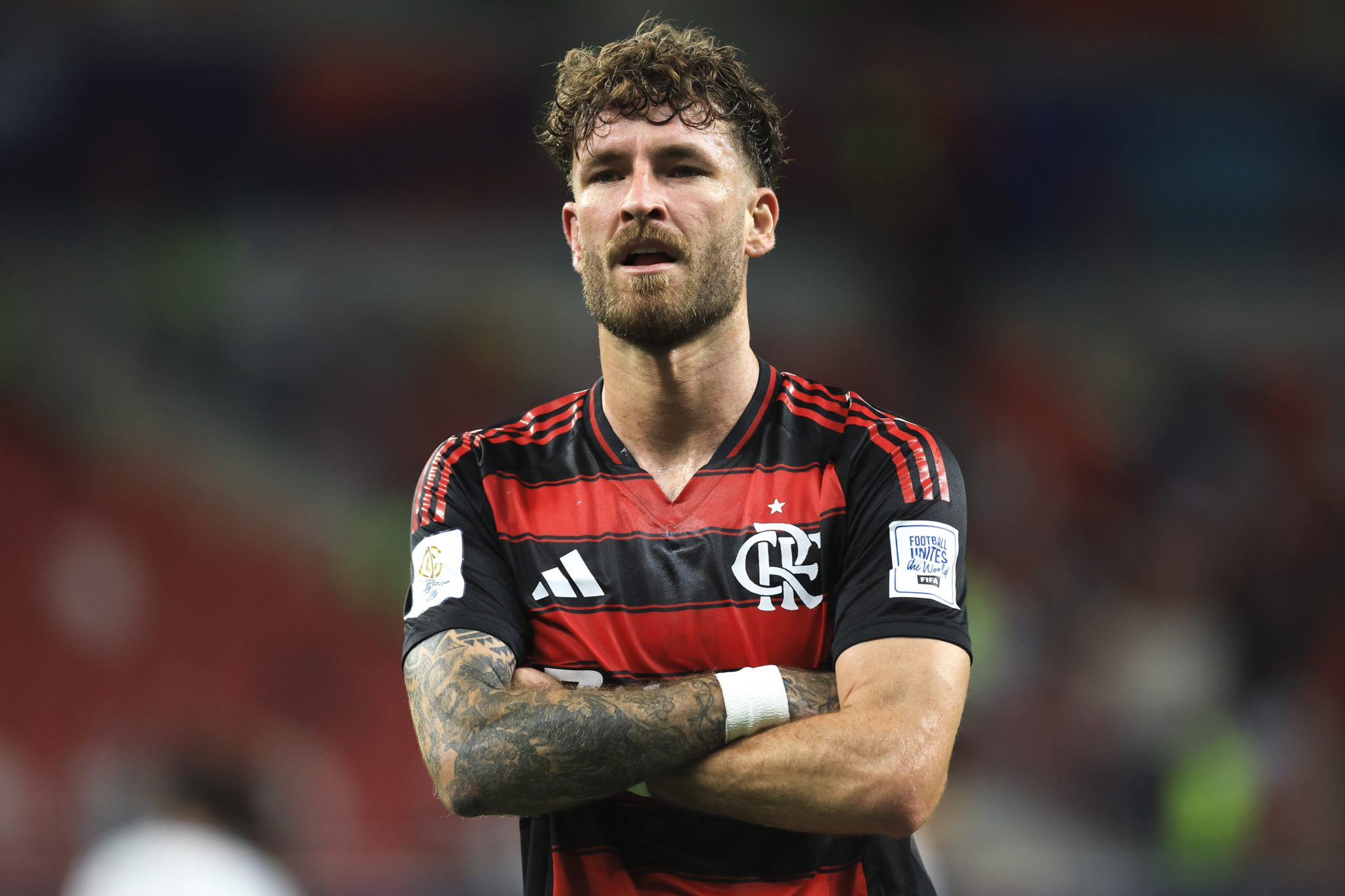 Com segredo de Rodrigo Caio, L&eacute;o Pereira &eacute; recompensado por ser incans&aacute;vel no Flamengo