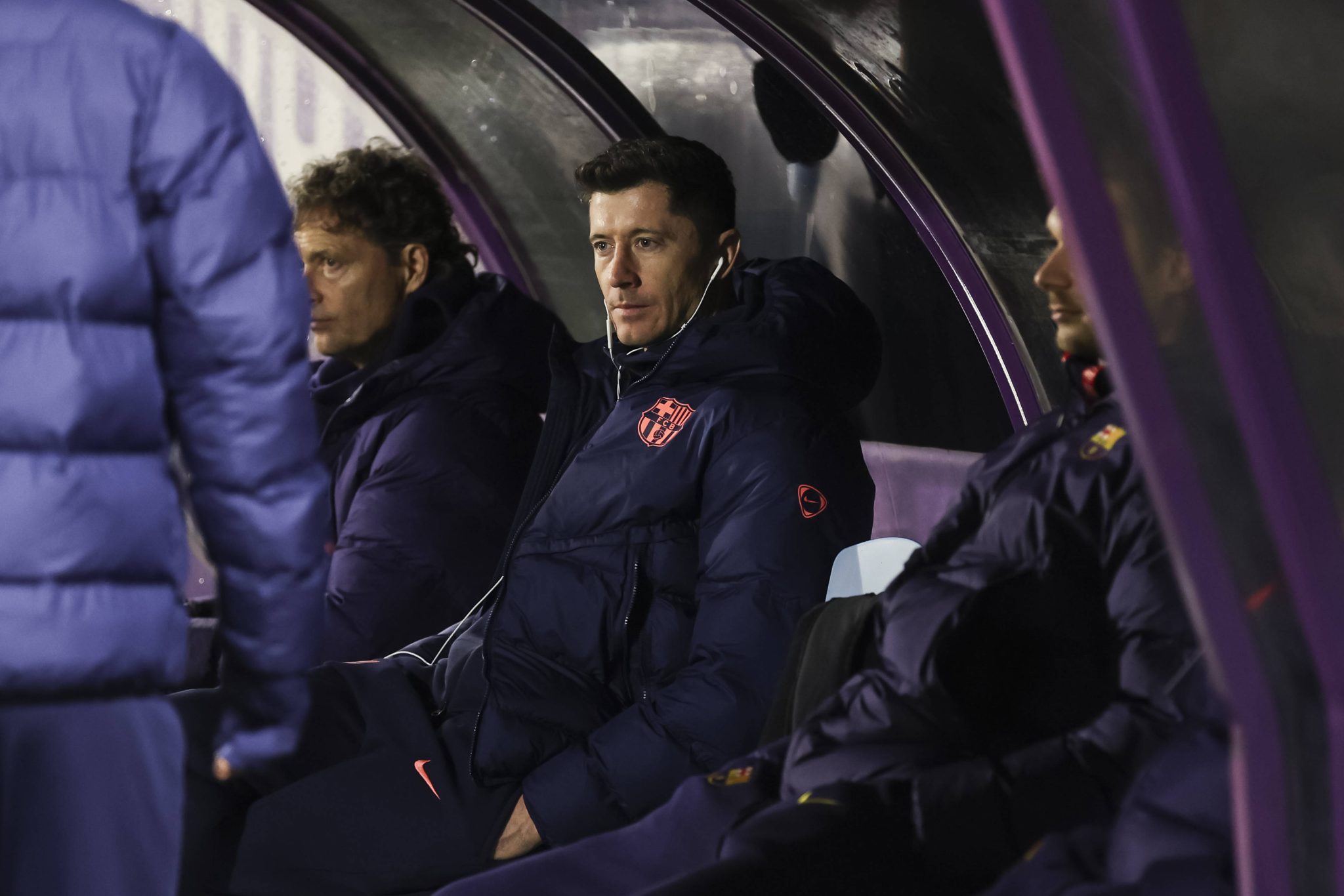 Lewandowski no banco de reservas do Barcelona