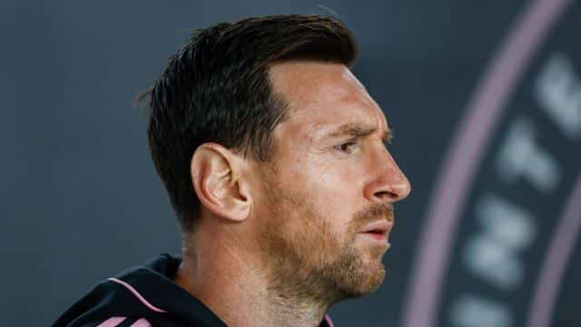 Artilheiro que desbancou Messi deixa MLS e fica livre no mercado