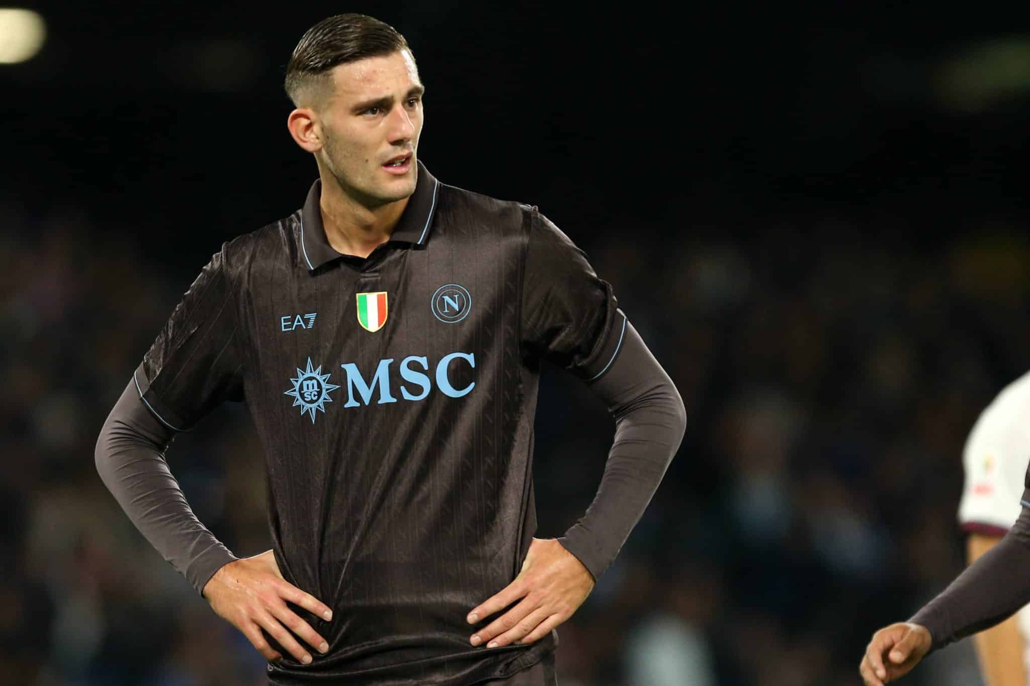 Lorenzo Lucca em a&ccedil;&atilde;o pelo Napoli 