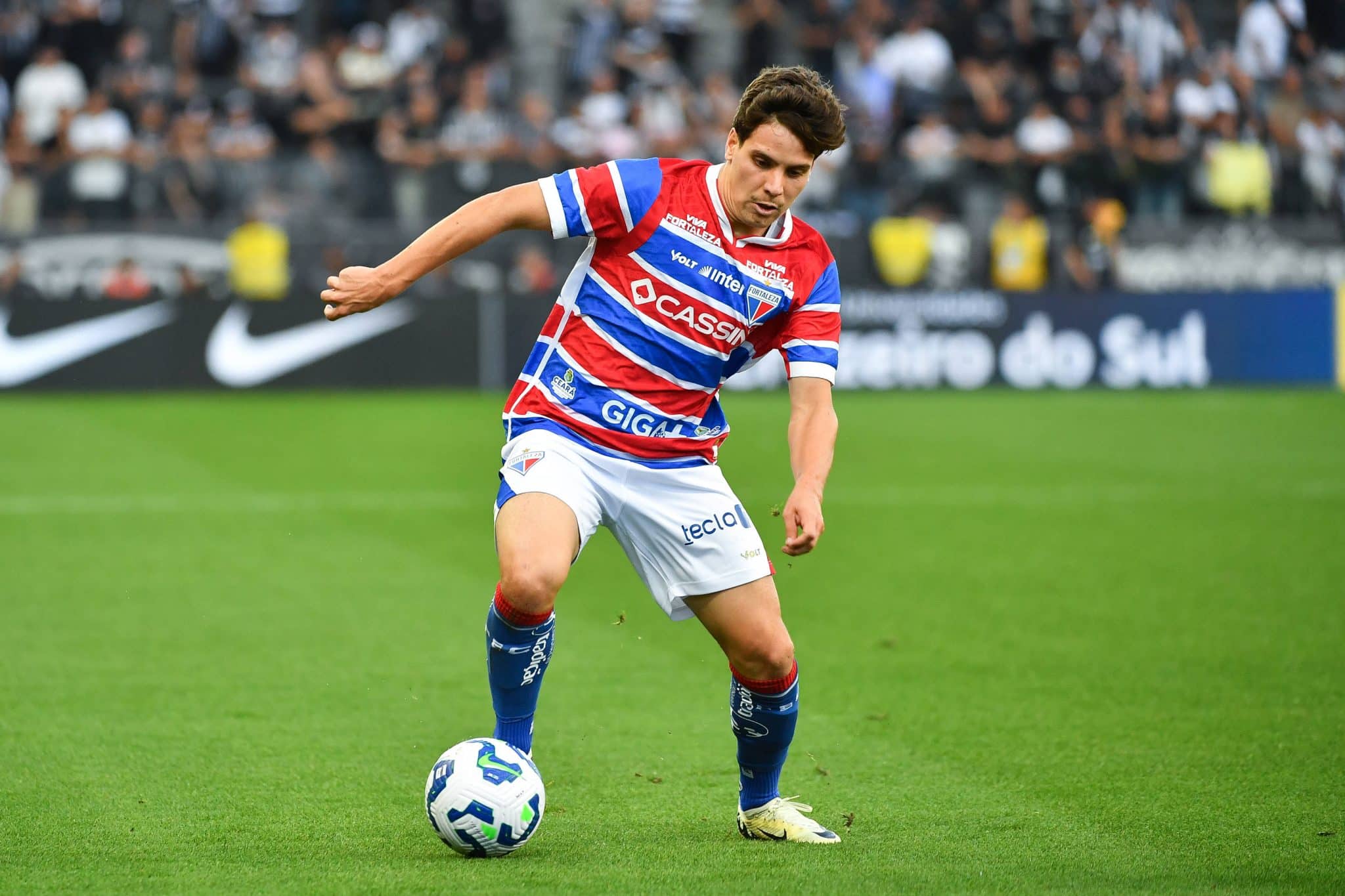 Lucca Prior em a&ccedil;&atilde;o pelo Fortaleza