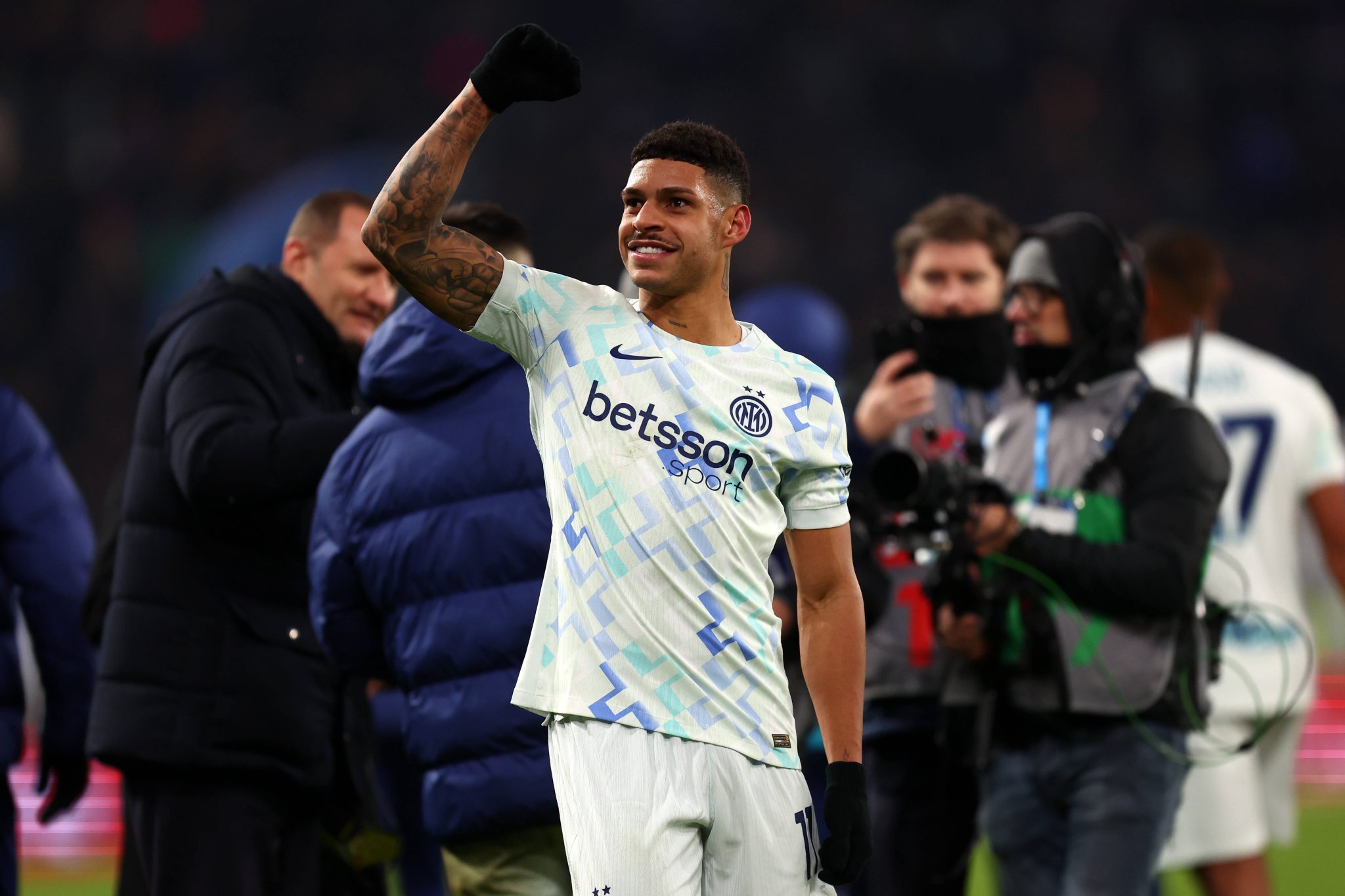 Luis Henrique celebra vit&oacute;ria da Internazionale